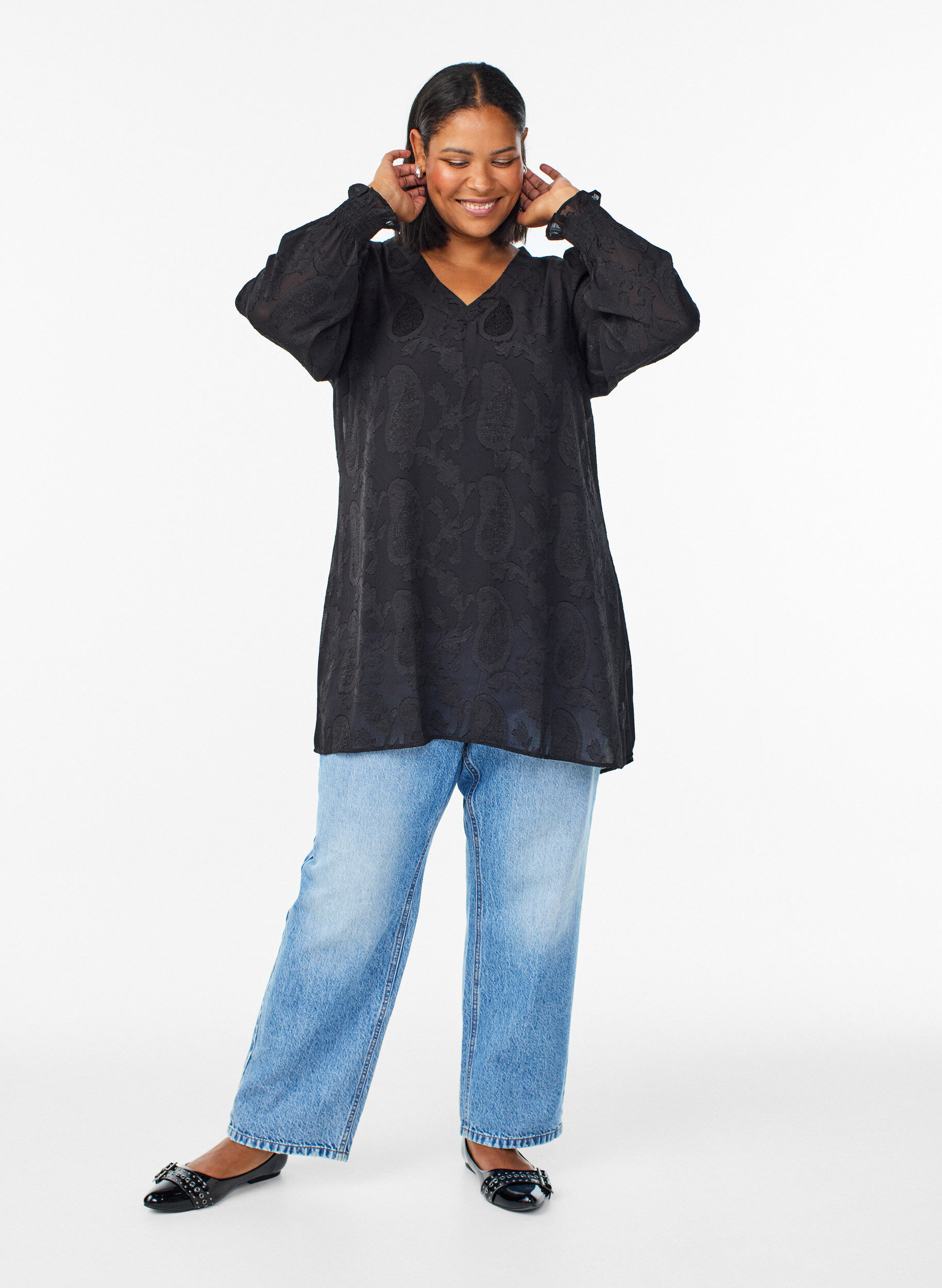 Zizzi Tunika mit Paisley-Struktur und langen &Auml;rmeln, Schwarz, Model image number 1