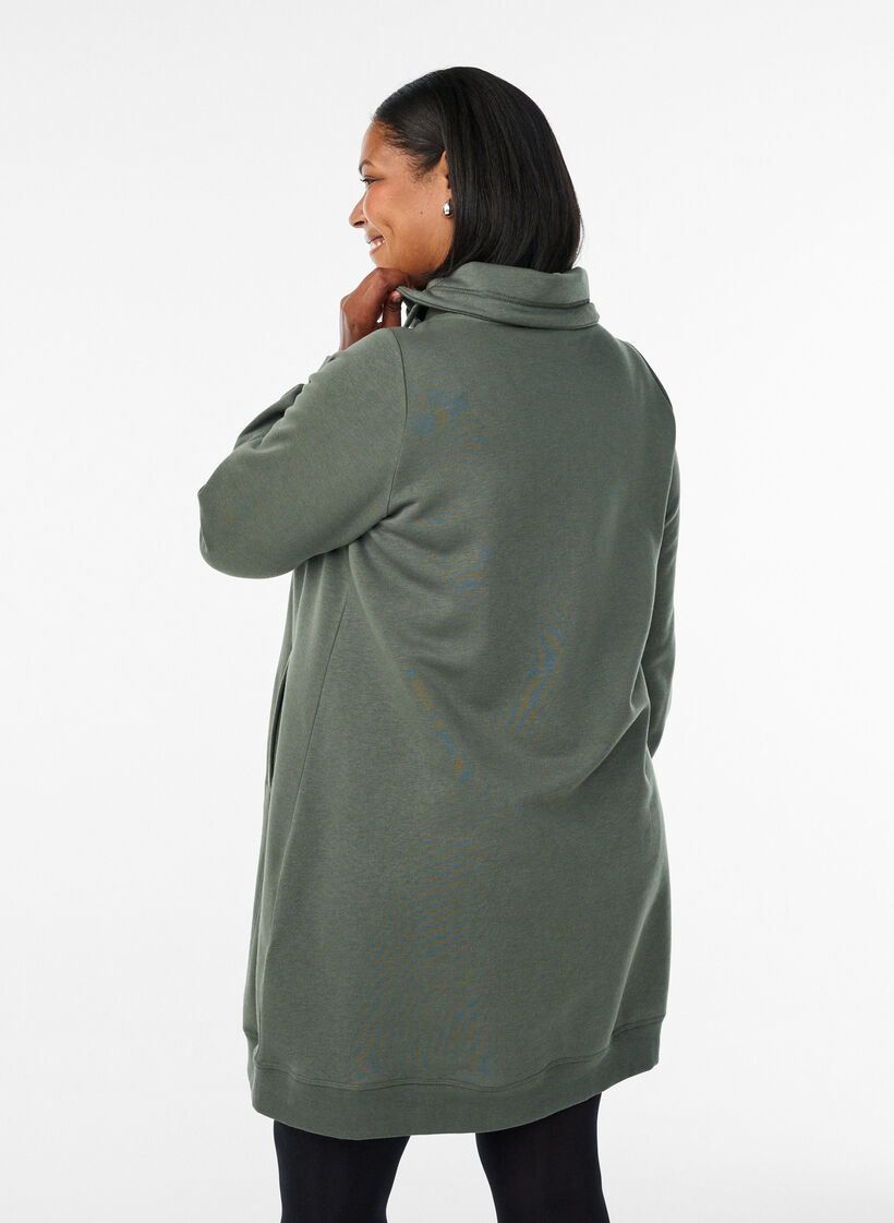 Kurzes Sweatshirtkleid mit Stehkragen und Taschen, Gr&uuml;n, Model image number 2