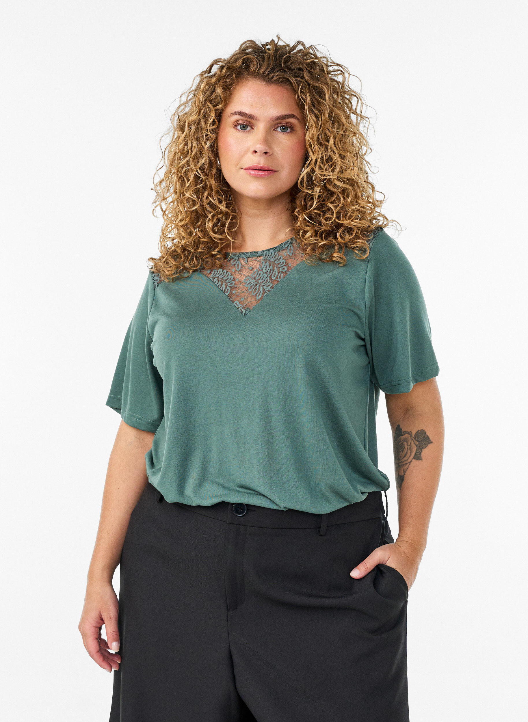 ZizziBluse mit Spitzeneinsatz und Ballon&auml;rmeln, Gr&uuml;n, Model image number 0