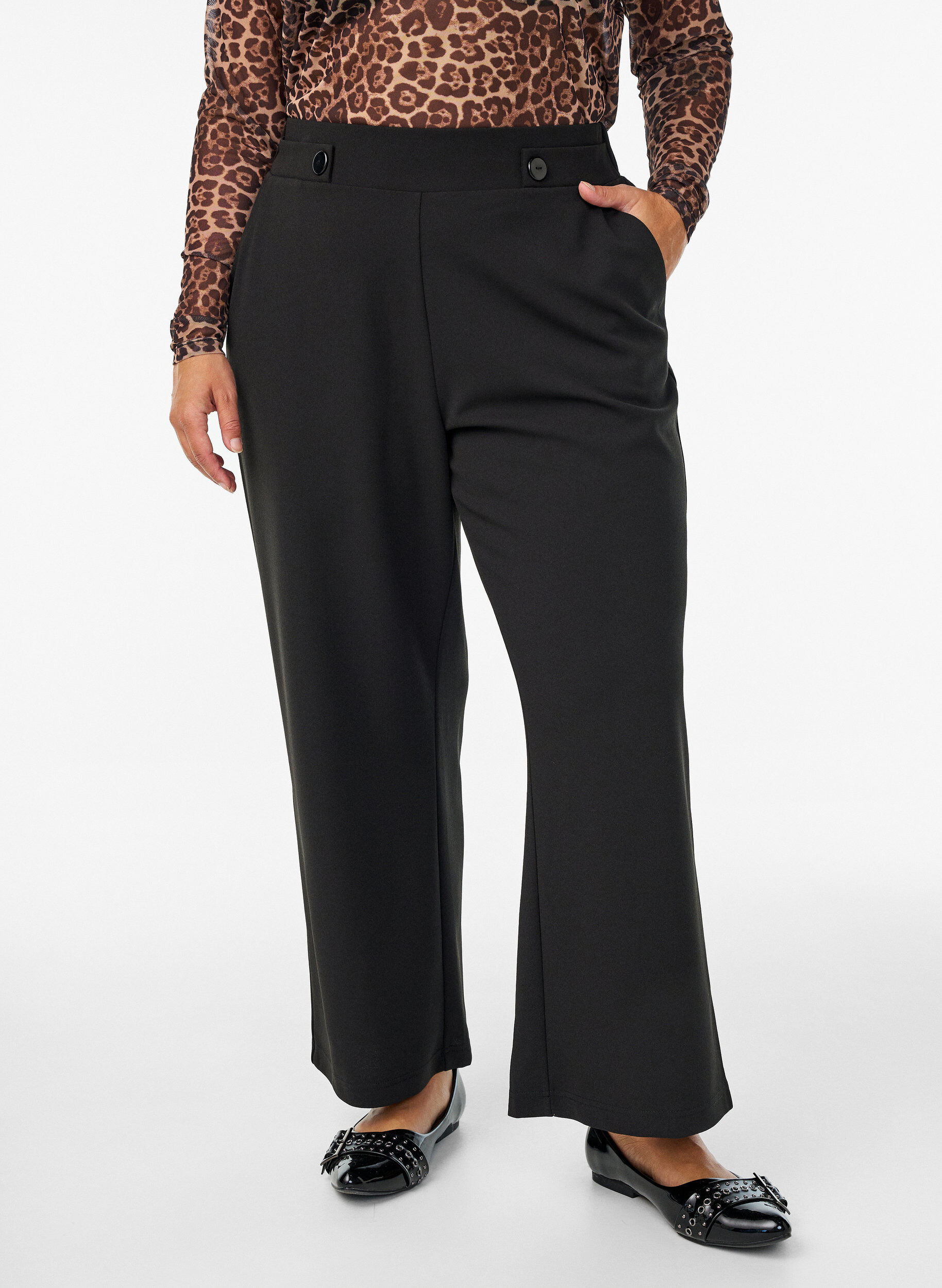 ZizziLockere Hose mit Taschen, Schwarz, Model image number 2