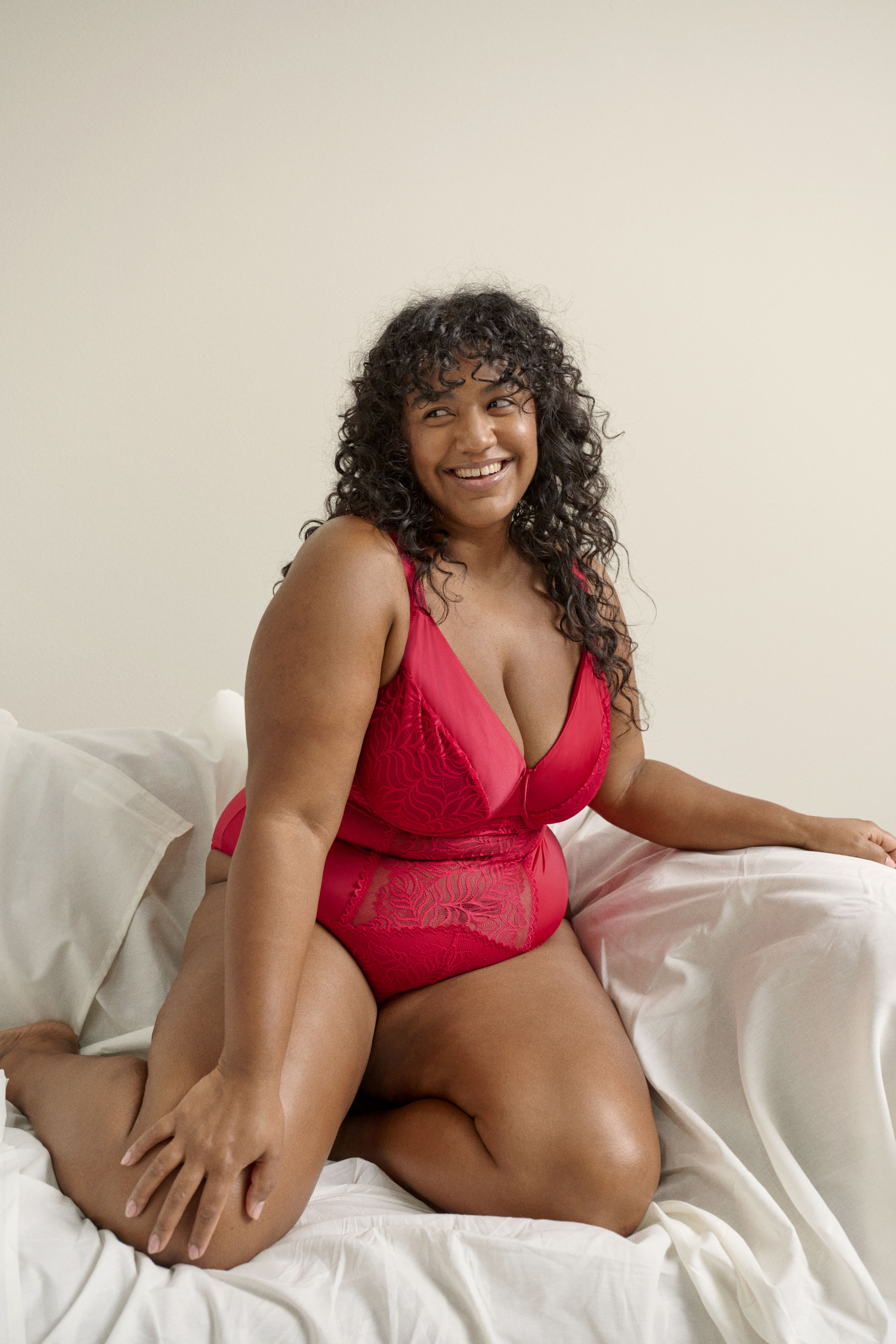 Zizzi Bodystocking mit Spitze und Satin-Details, , Model