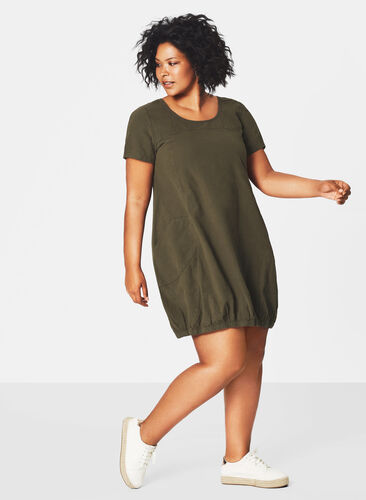 Kleid mit Taschen, Ivy green, Model image number 1