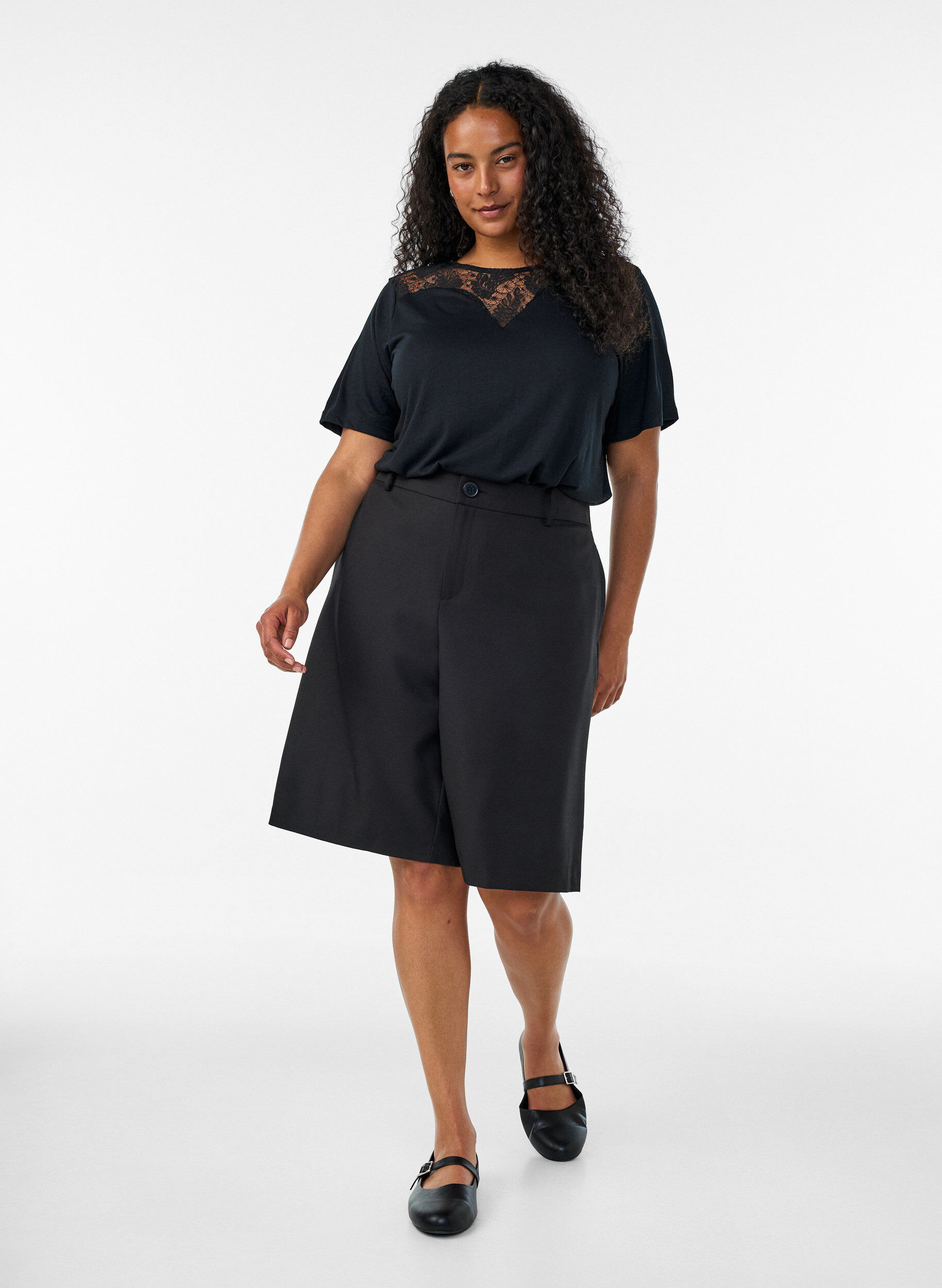 ZizziBluse mit Spitzeneinsatz und Ballon&auml;rmeln, Schwarz, Model image number 1