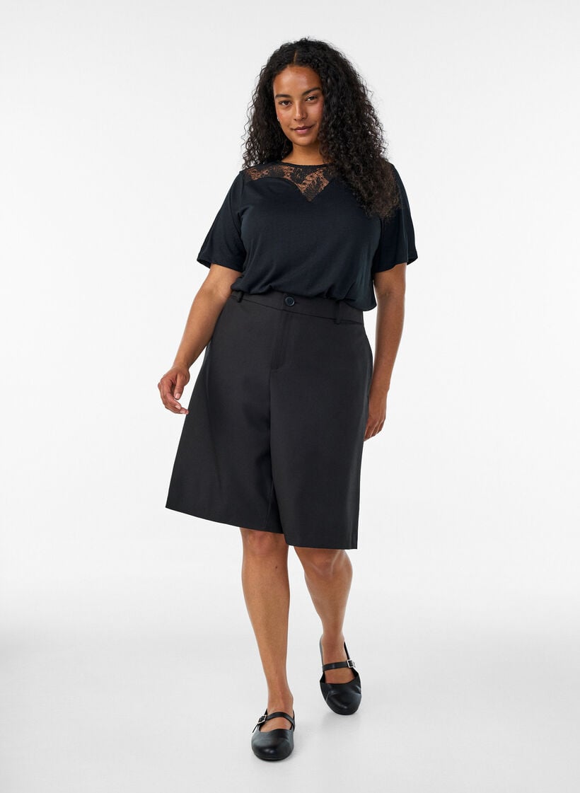 Bluse mit Spitzeneinsatz und Ballon&auml;rmeln, Schwarz, Model image number 1
