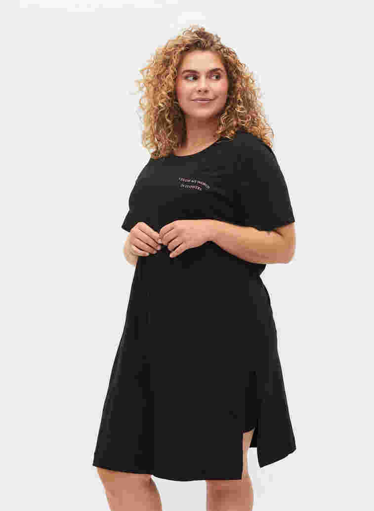 Langes Baumwoll-T-Shirt mit Aufdruck, Black, Model