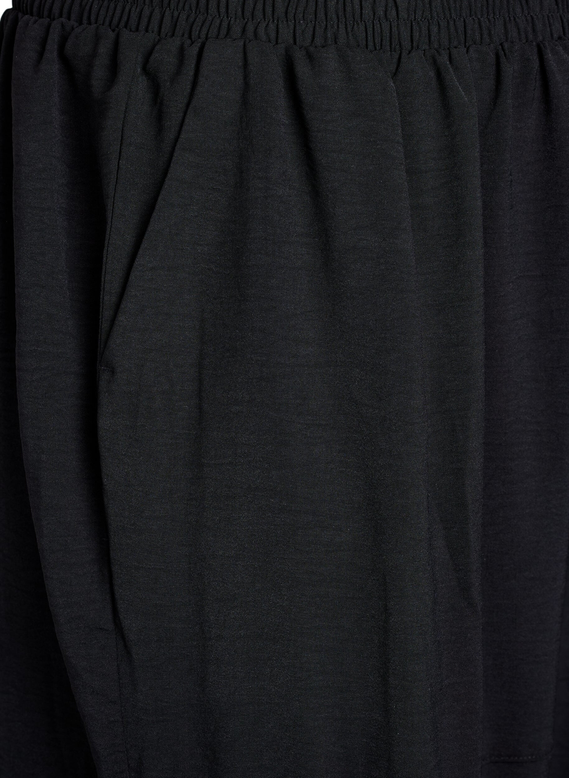 Zizzi Haremshosen mit Cargotaschen und elastischem Bund, Schwarz, Packshot image number 2