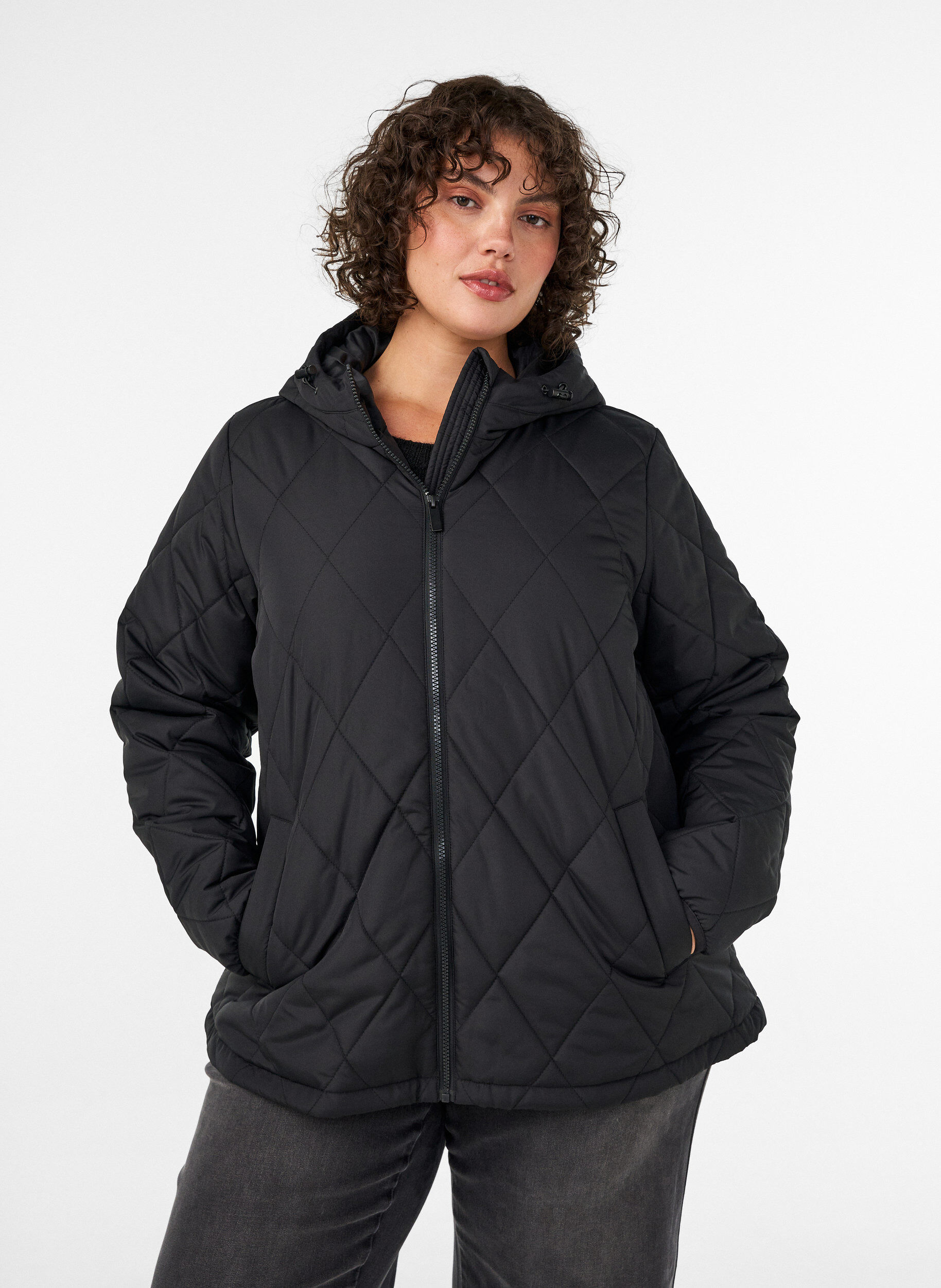 ZizziLeicht wattierte Jacke mit Rautensteppung, Schwarz, Model image number 0