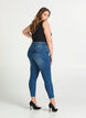 Cropped Amy Jeans mit Rei&szlig;verschluss, Blau, Model image number 2