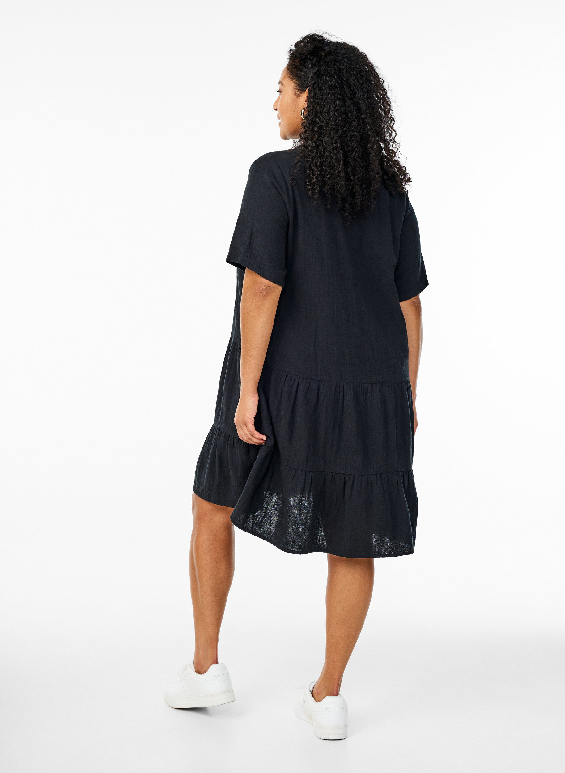 ZizziKurzes A-Linien-Kleid aus Baumwollmusselin, Schwarz, Model image number 2