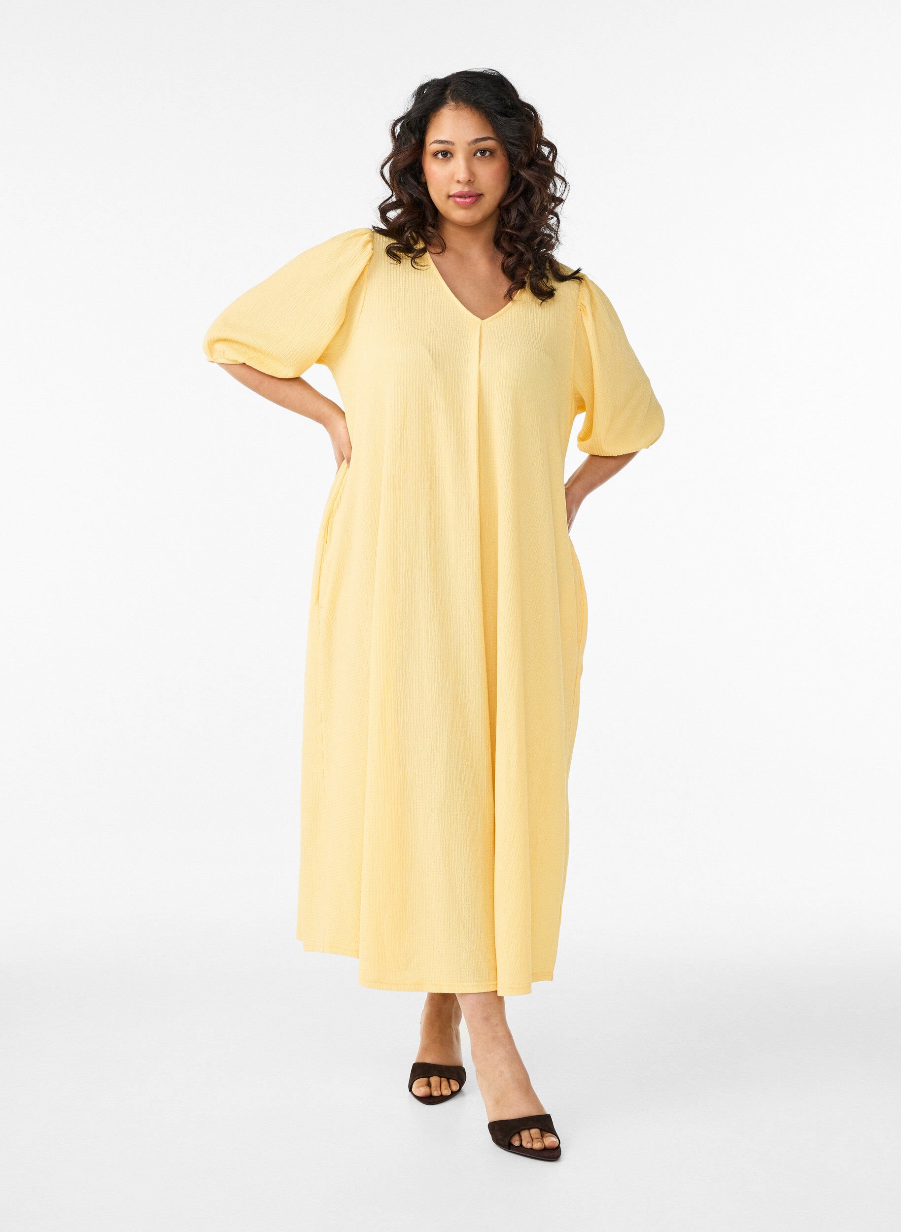 ZizziMidikleid mit V-Ausschnitt und Struktur, Gelb, Model image number 0