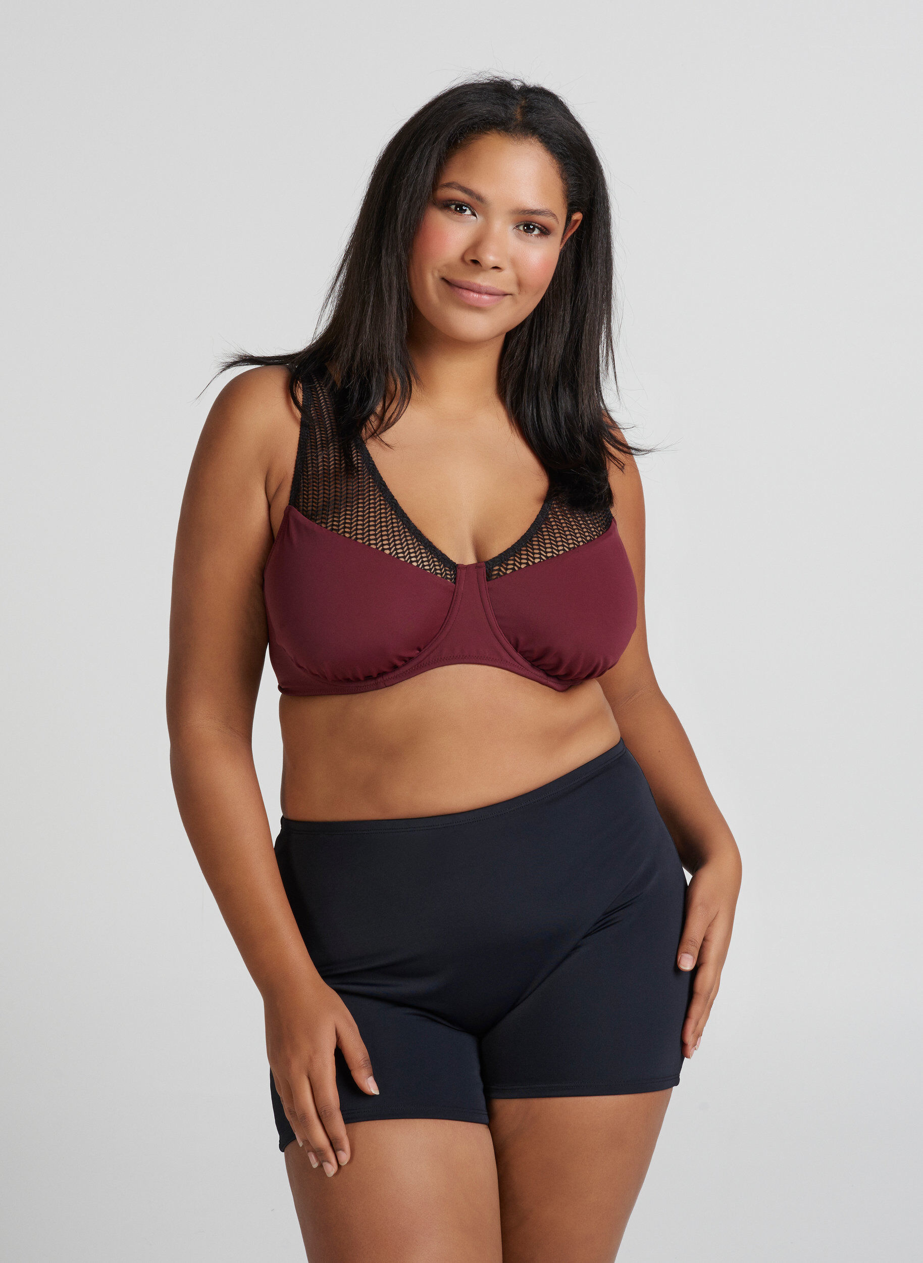 Zizzi Bikini Shorts, Schwarz, Model image number 3