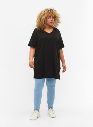 Einfarbiges Oversize T-Shirt mit V-Ausschnitt, Black, Model image number 2