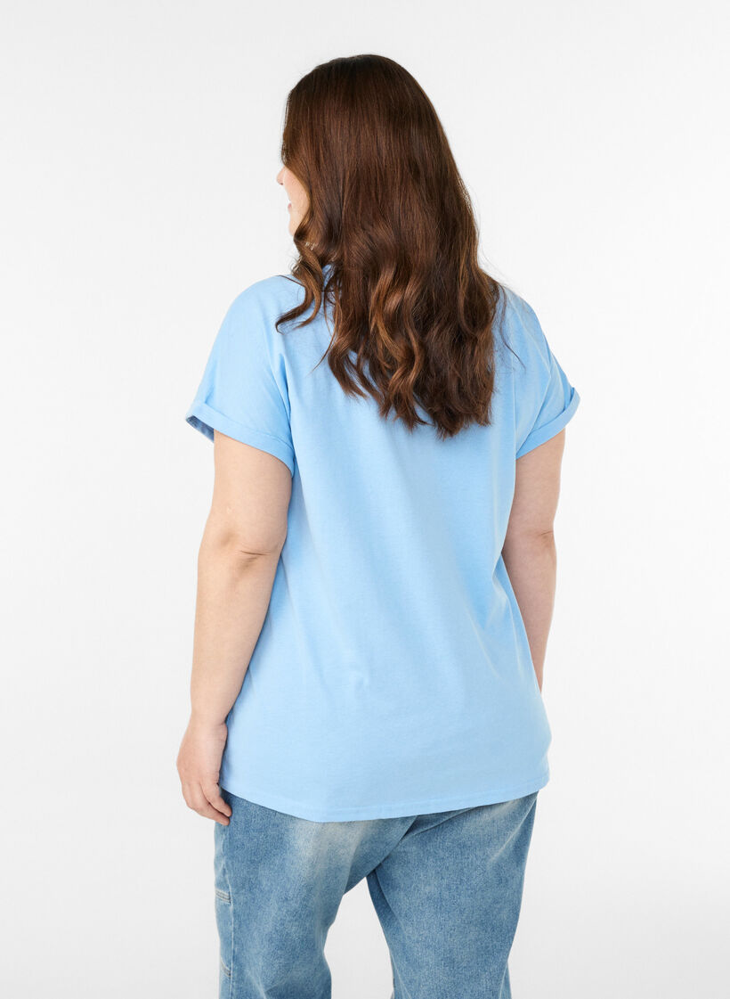 Kurz&auml;rmeliges T-Shirt aus einer Baumwollmischung, Blau, Model image number 2