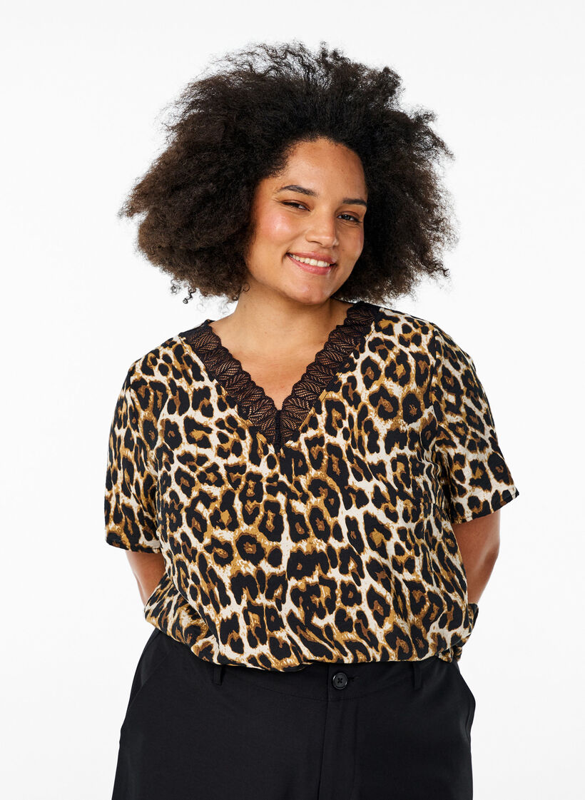 Kurzärmelige Viskosebluse mit Spitzenbesatz, Braun, Model image number 0