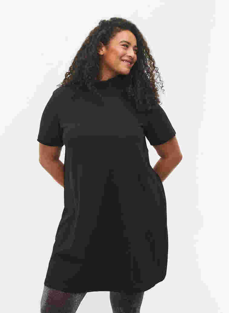 Kurzarm Kleid mit hohem Ausschnitt, Black, Model