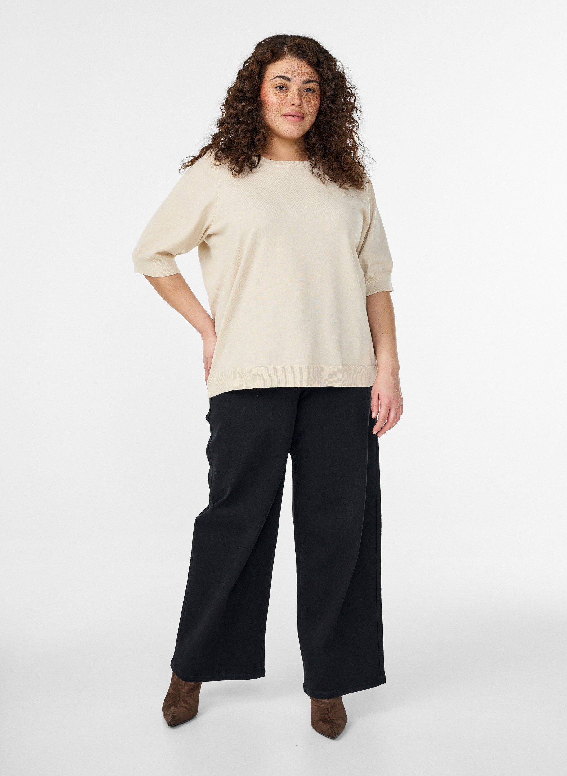 ZizziFein gestrickte Bluse mit kurzen &Auml;rmeln, Beige, Model image number 1