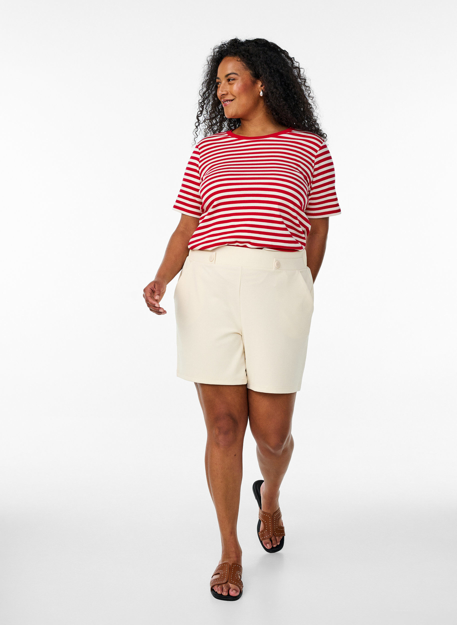 Zizzi Gestreiftes T-Shirt mit gerippter Struktur, Rot, Model image number 1