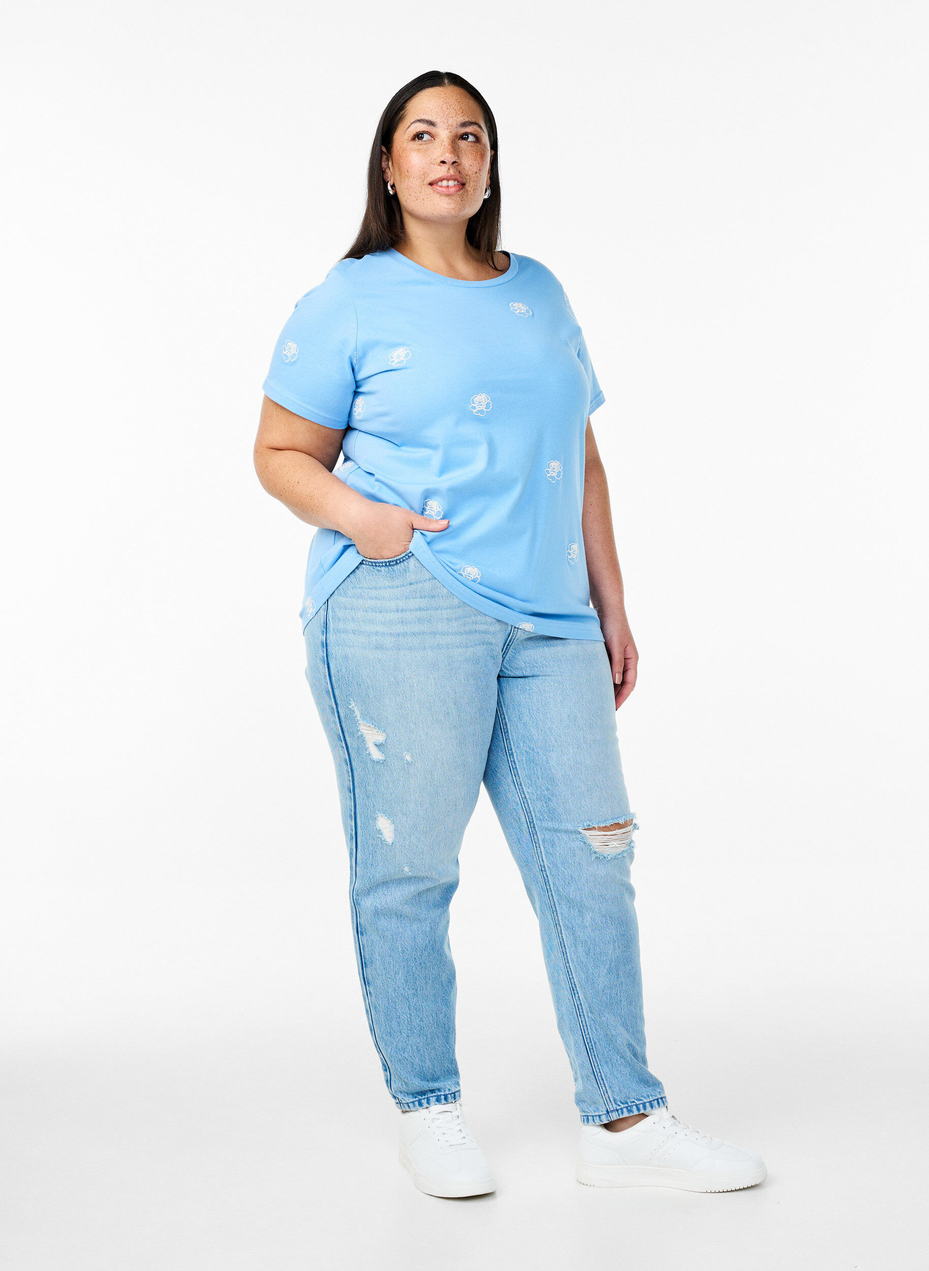 Mille Mom Fit Jeans mit Destroyed-Details, Blau, Model