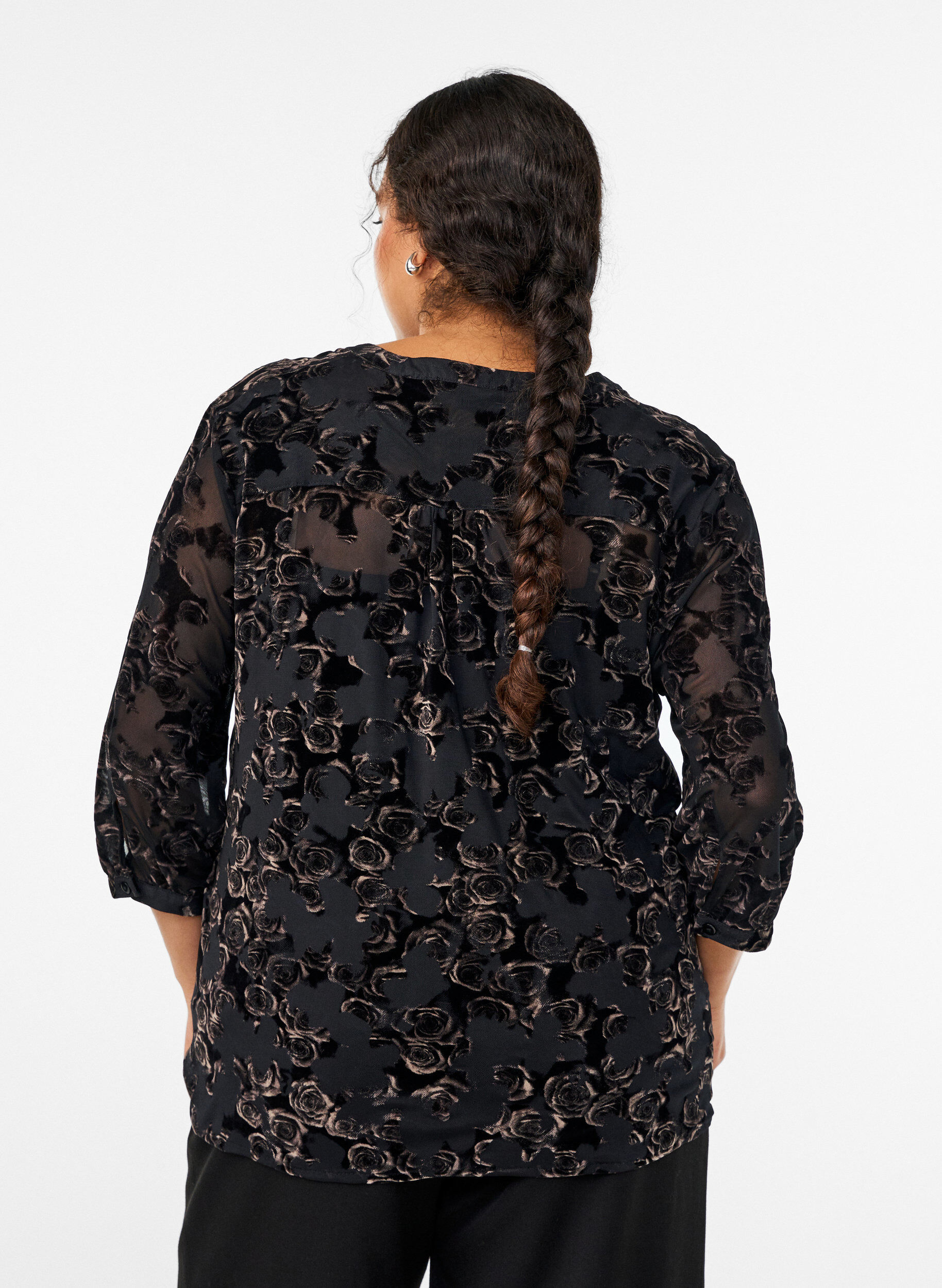 Zizzi Bluse aus Mesh mit Veloursrosen und 3/4-&Auml;rmeln, Schwarz, Model image number 2