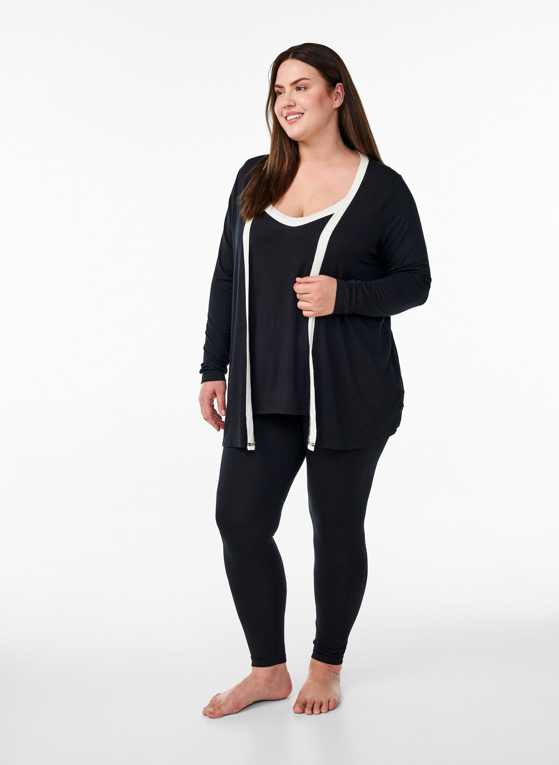 Zizzi Kimono aus Viskose, Schwarz, Model image number 1
