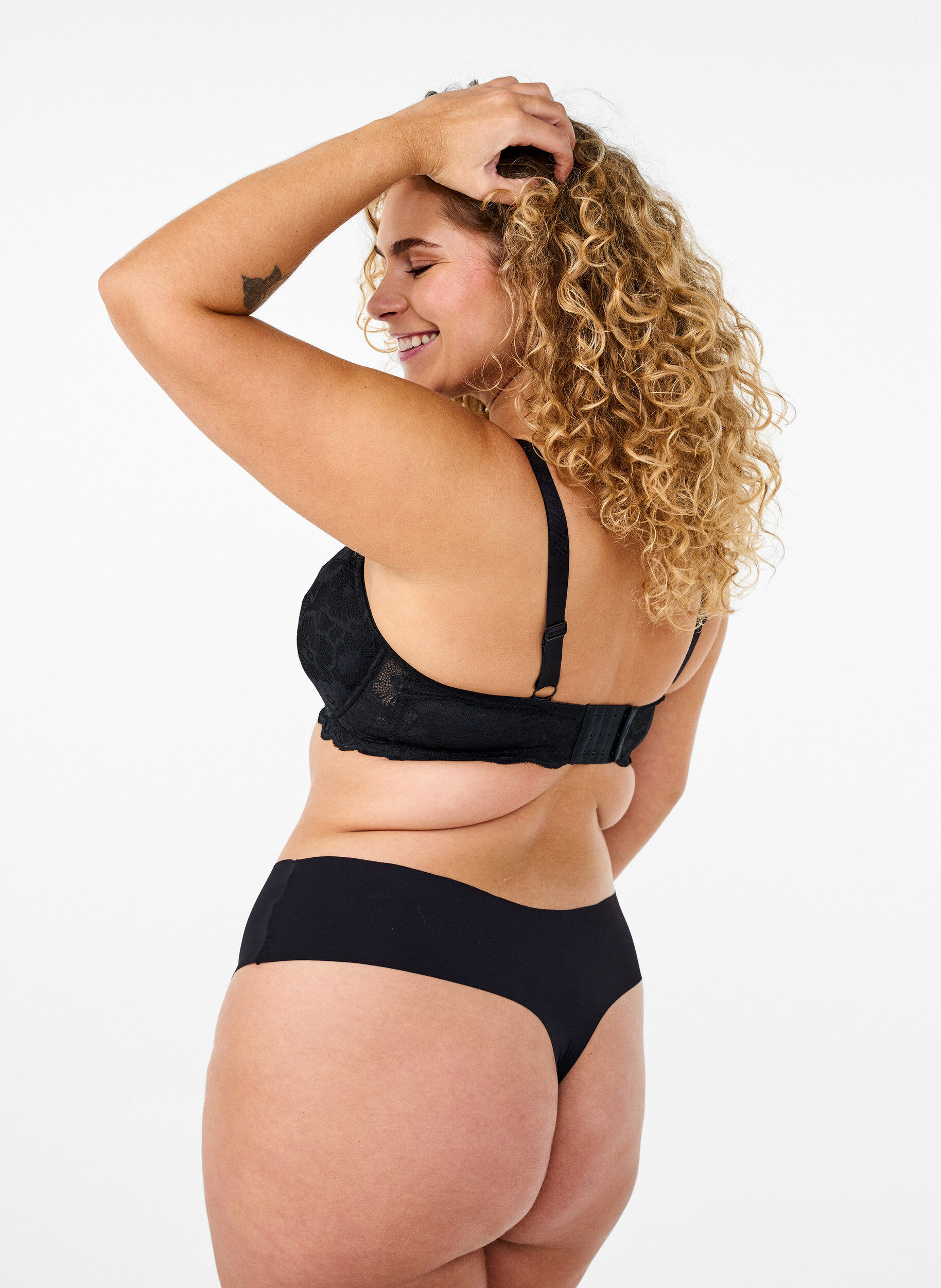 Zizzi BH mit durchgehender Spitze, Schwarz, Model image number 2