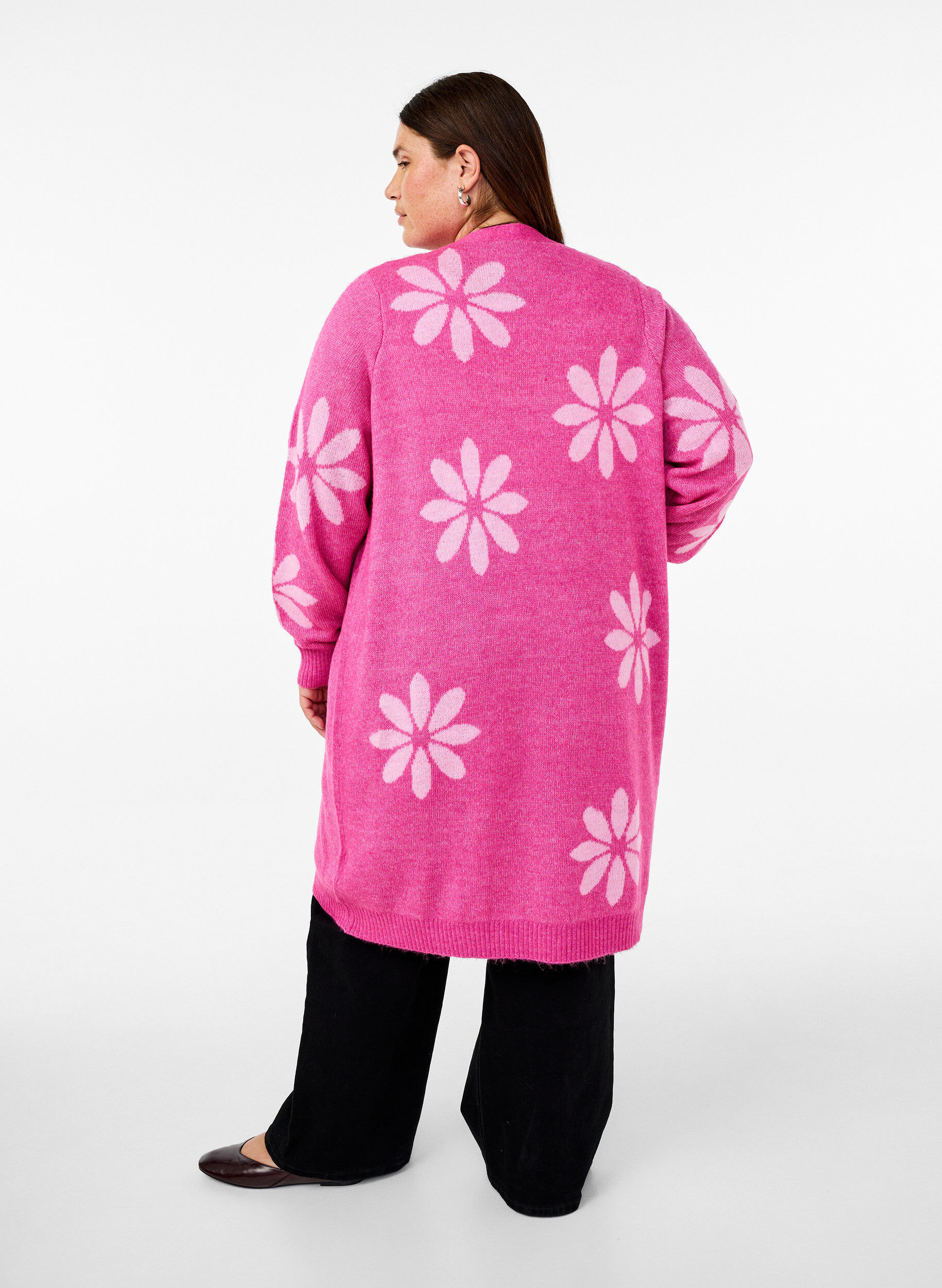 Zizzi Lange Strickjacke mit floralem Muster, Raspberry Rose Comb, Model image number 1