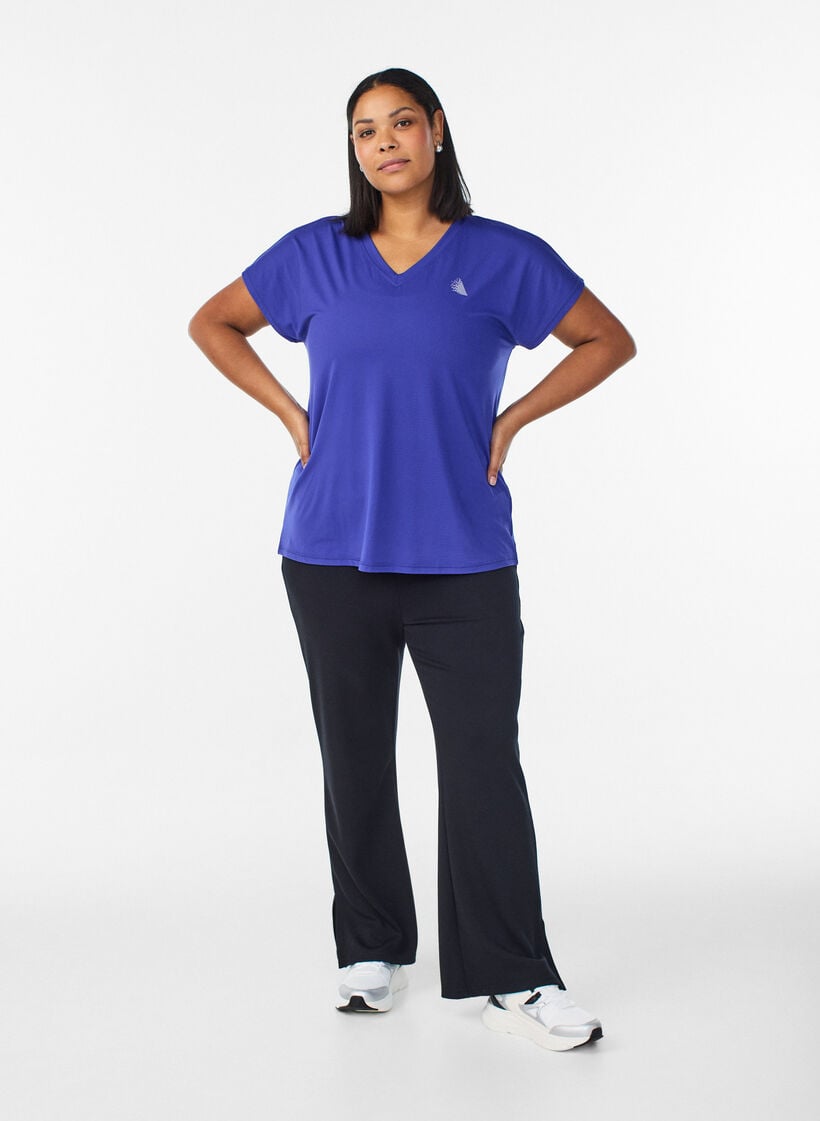 Lockeres Trainings-T-Shirt mit V-Ausschnitt, Lila, Model image number 1