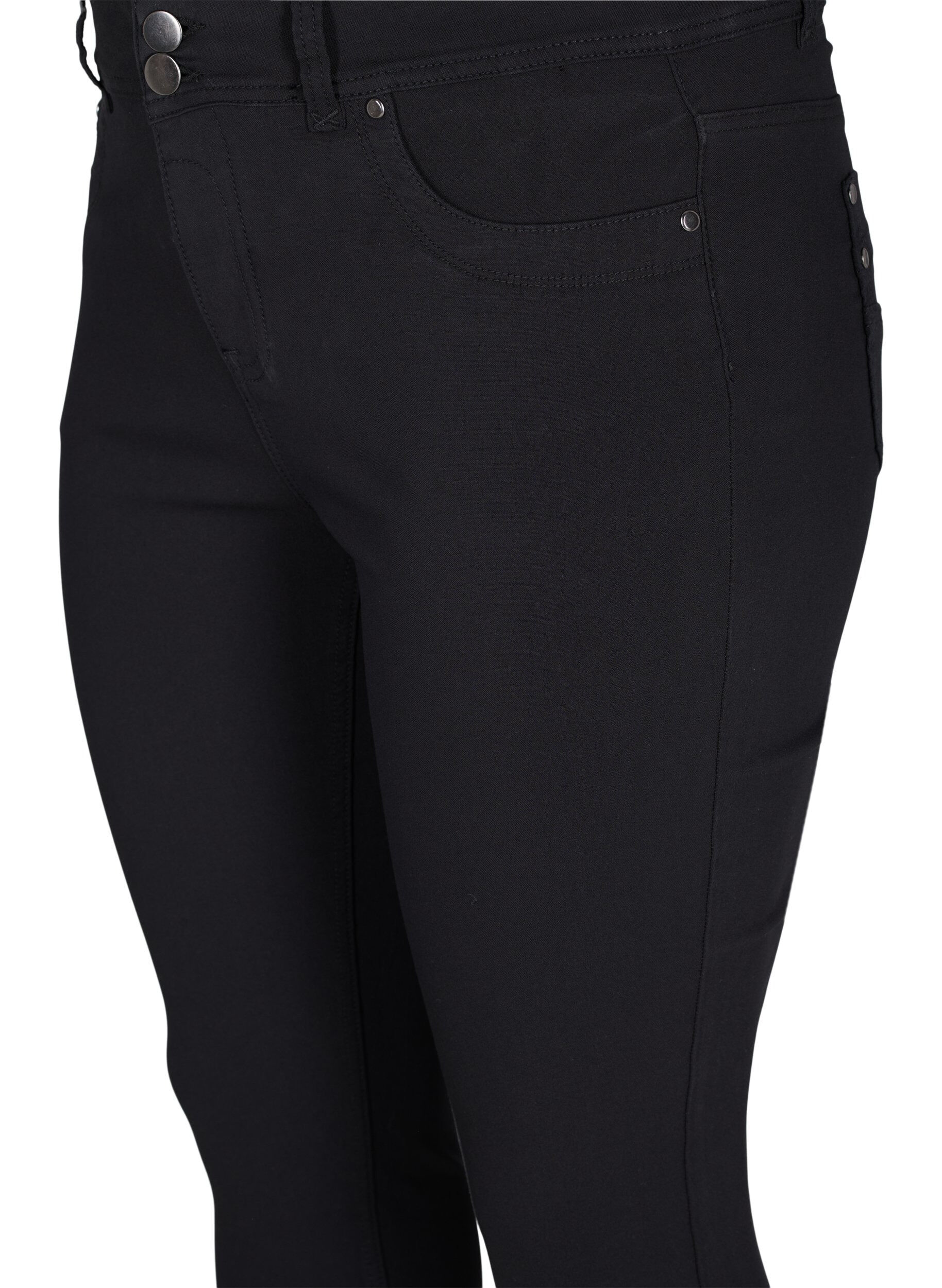 Zizzi Eng anliegende Capri-Hose aus einer Viskosemischung, Black, Packshot image number 2
