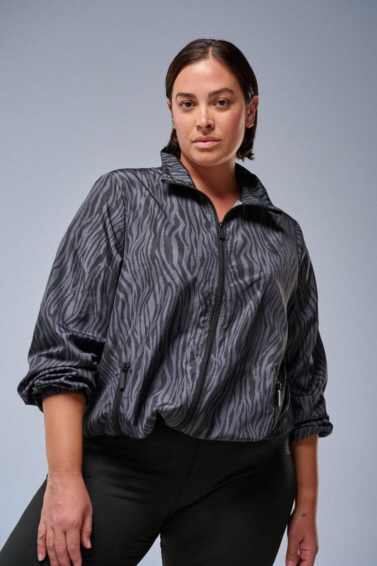 Jacke mit grauem Leopardenmuster, , Model