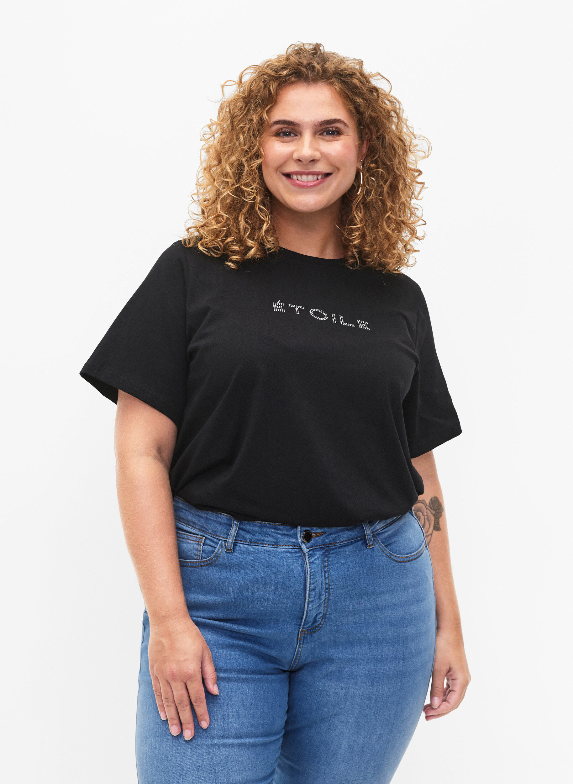 Zizzi T-Shirt aus Bio-Baumwolle mit Text, Black &Eacute;TOILE, Model image number 0