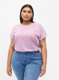 Kurzärmeliges T-Shirt aus einer Baumwollmischung, Lavender Mist, Model