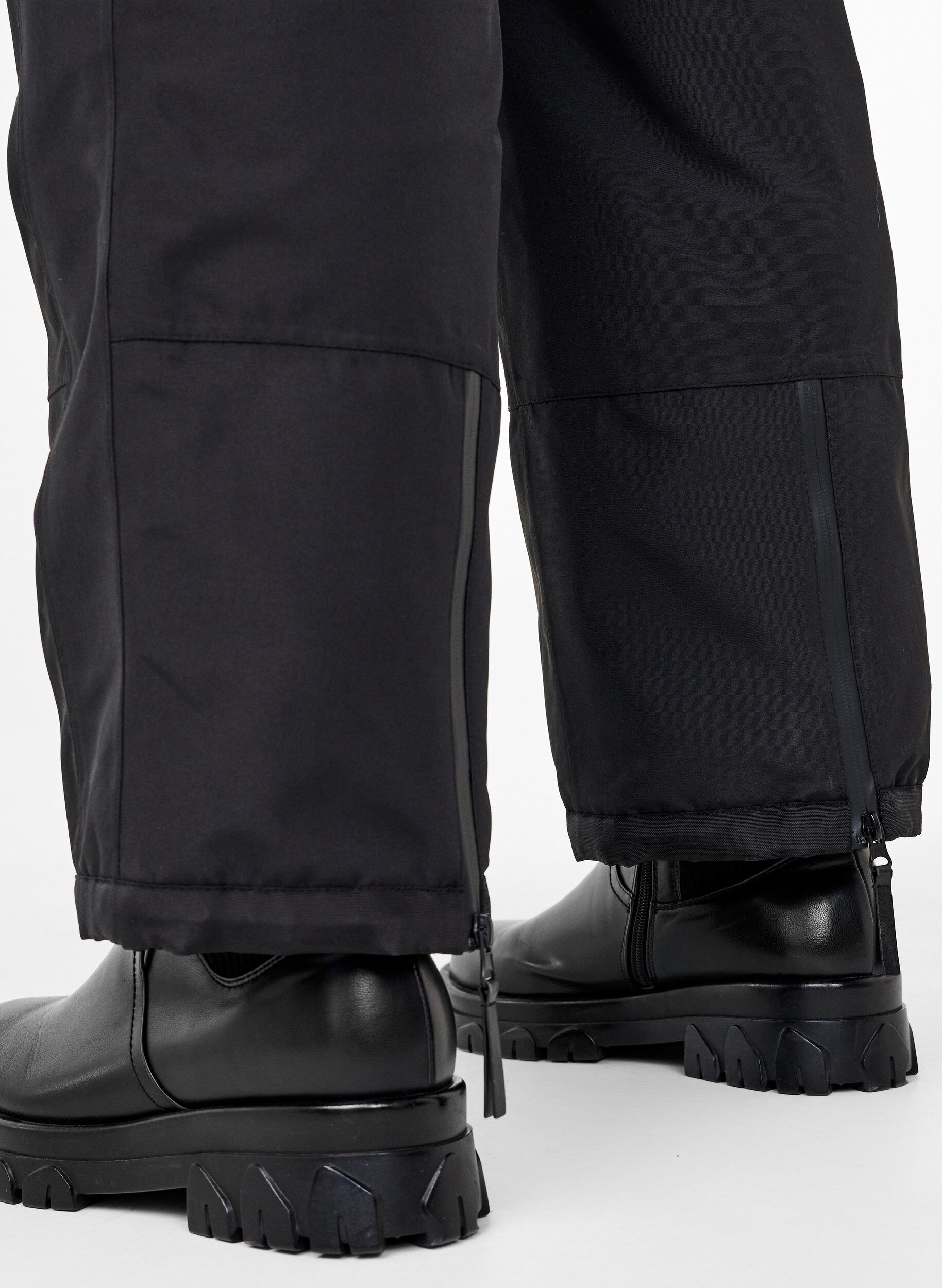 ZizziSkihose mit Taschen und verstellbarer Taille, Schwarz, Model image number 4