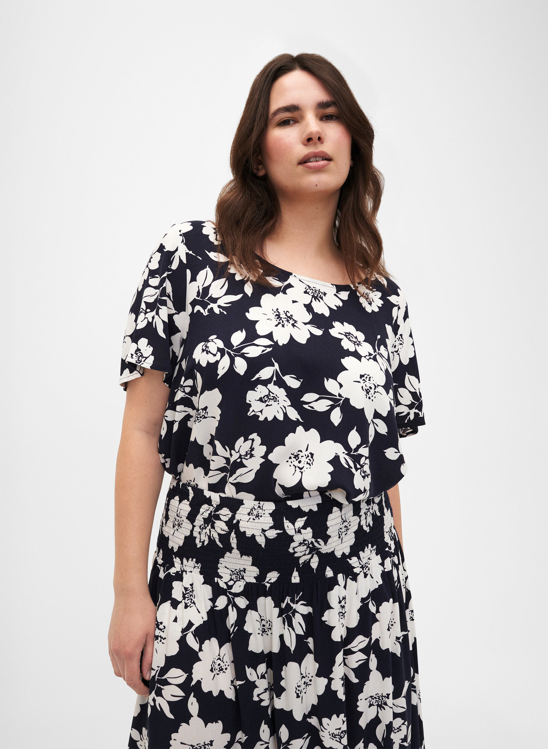 Zizzi FLASH &ndash; Kurzarmbluse aus Viskose mit Aufdruck, Blau, Model image number 0