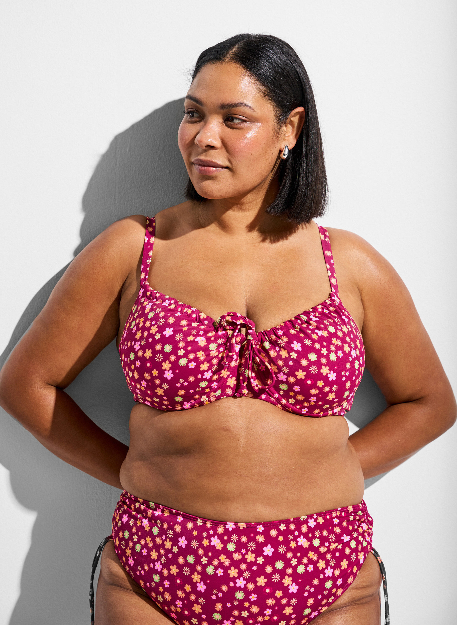 Zizzi Bikini Top mit B&uuml;gel und Tr&auml;gern zum Binden, Rot, Model image number 0