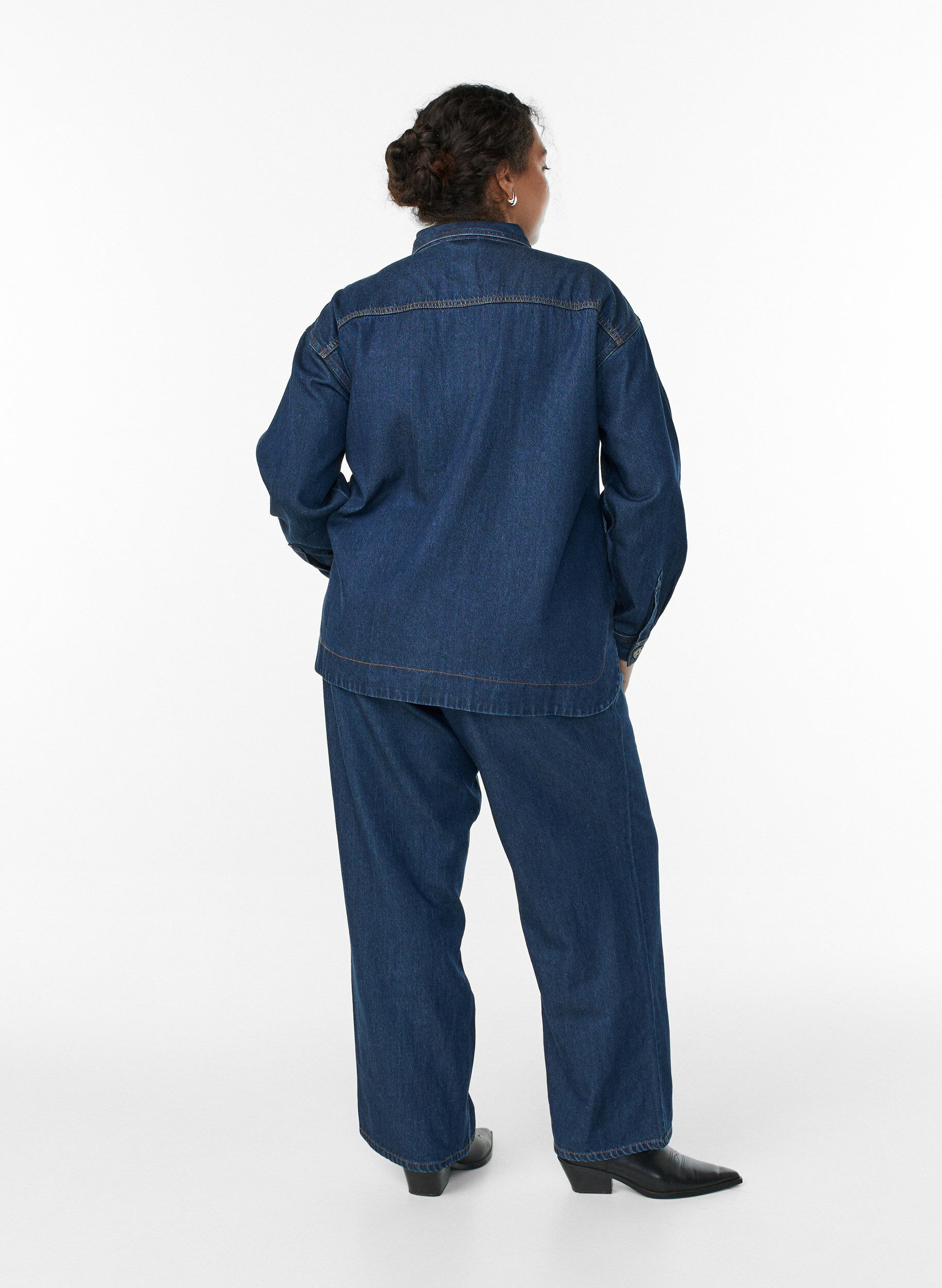 Zizzi Wide Leg Jeans mit Bindeg&uuml;rtel und hoher Taille, Blau, Model image number 1