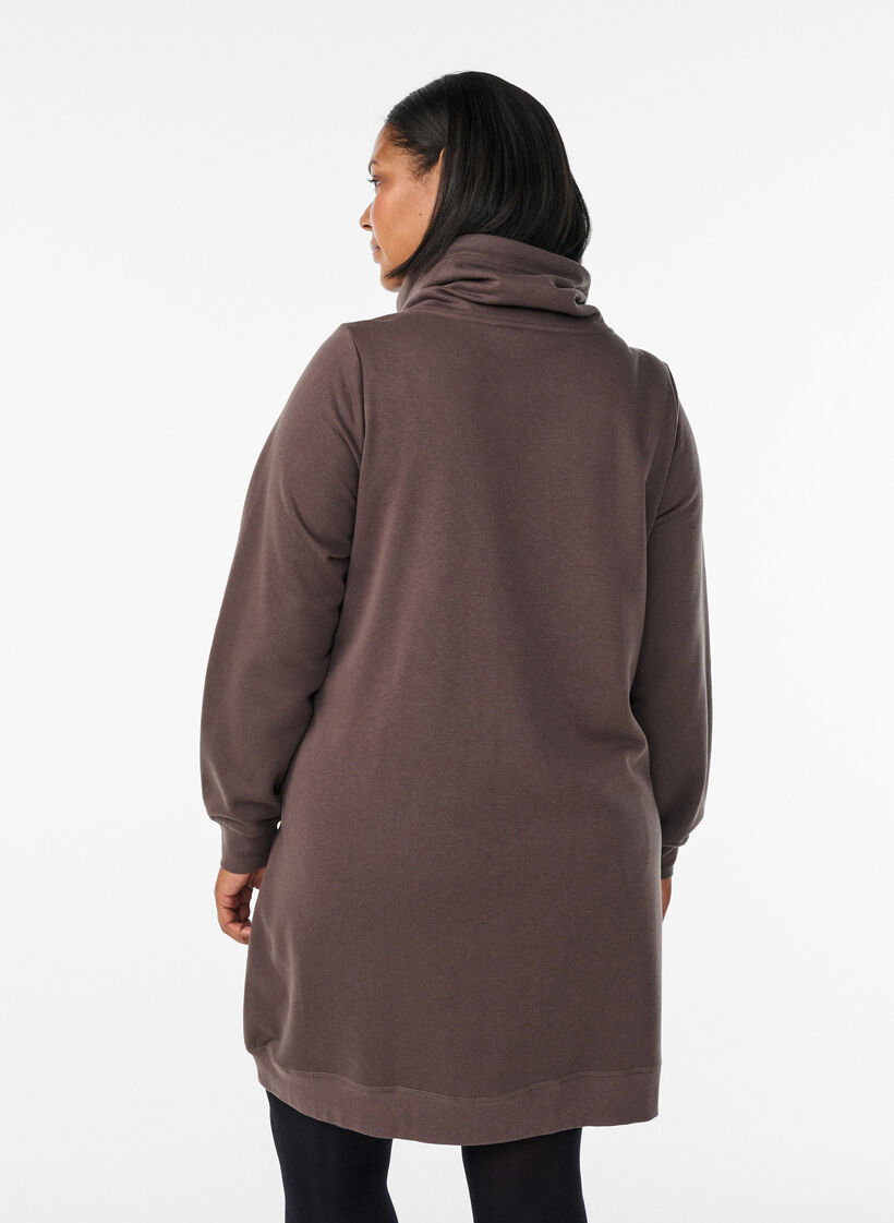 Kurzes Sweatshirtkleid mit Stehkragen und Taschen, Braun, Model image number 2