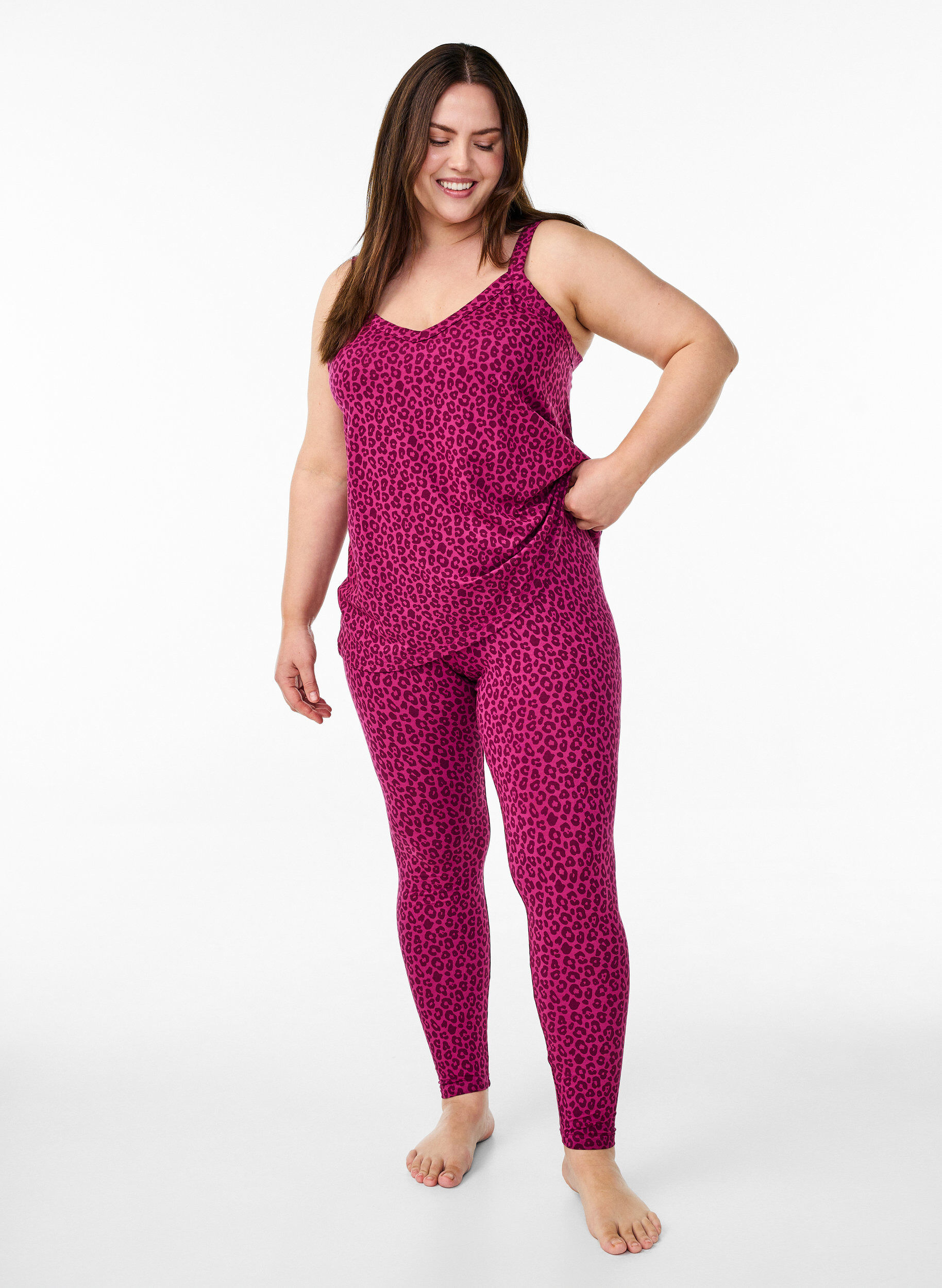 Zizzi Nachthemd mit Tr&auml;gern und V-Ausschnitt, Pink, Model image number 1