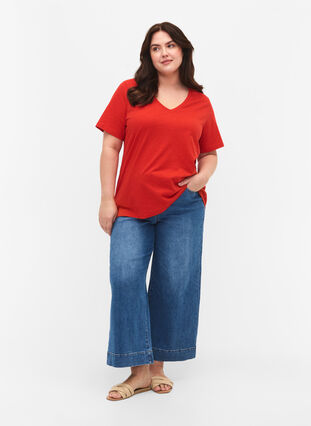 Kurzärmliges Basic-T-Shirt mit V-Ausschnitt, Flame Scarlet, Model image number 2