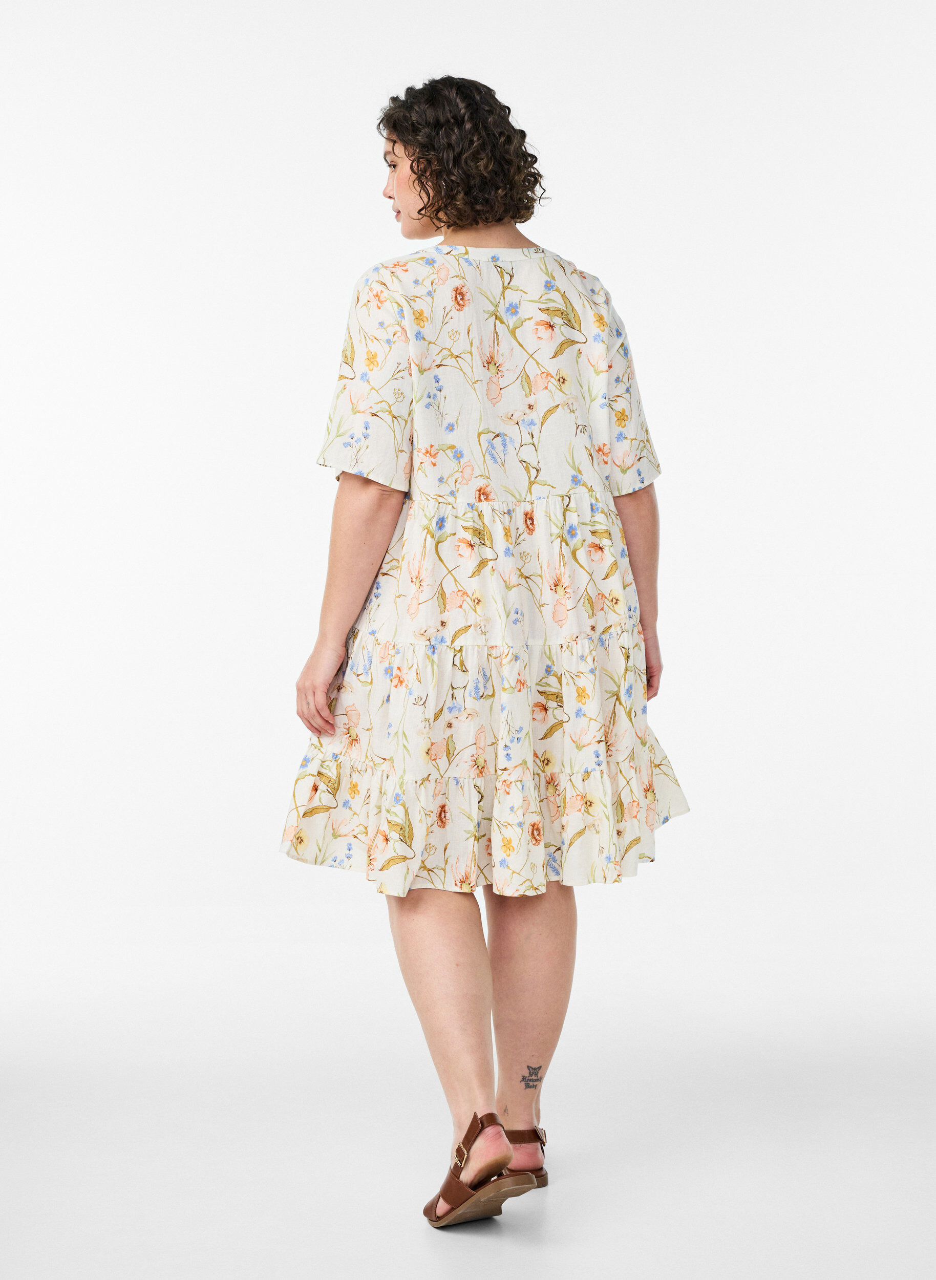 Zizzi Knielanges A-Linien-Kleid aus Leinen und Viskose, Vanille, Model image number 2