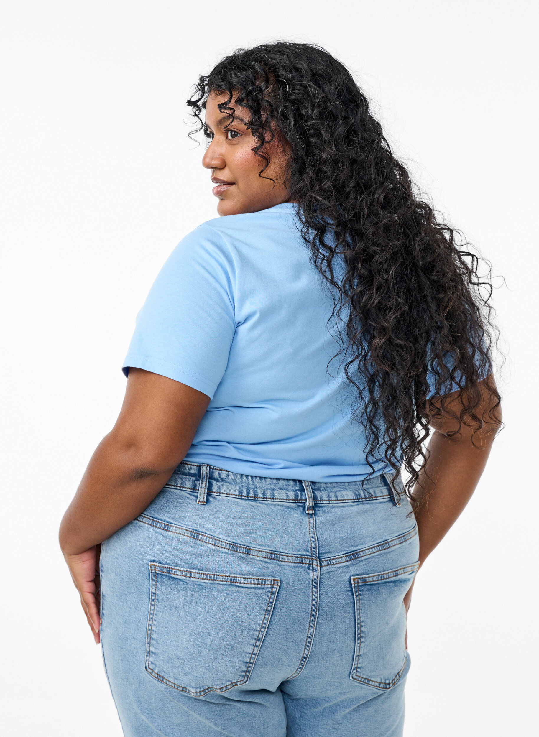 Zizzi T-Shirt mit dekorativen Details, Blau, Model image number 2