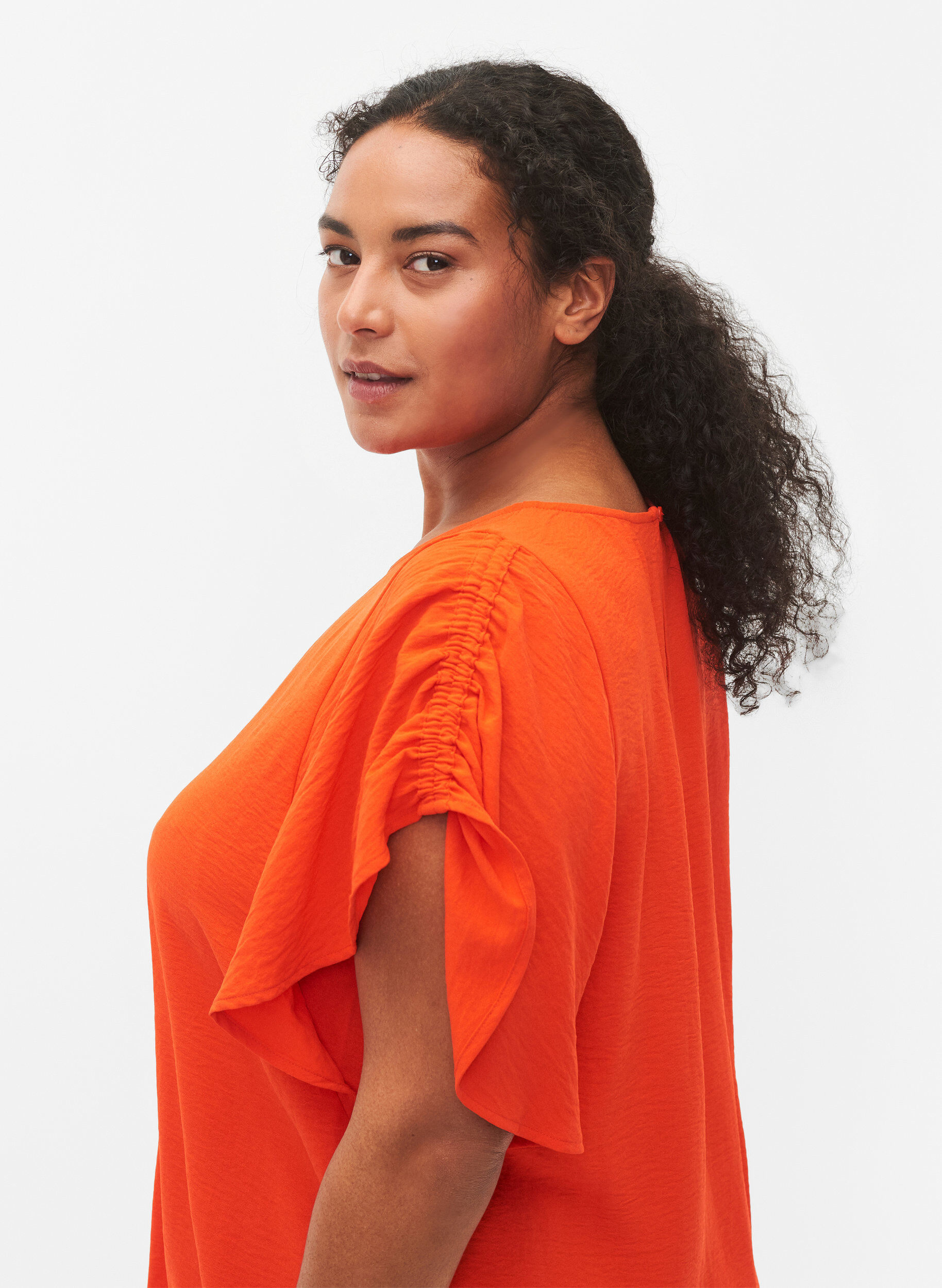 Zizzi Kurz&auml;rmelige Bluse mit Falten, Orange.com, Model image number 2