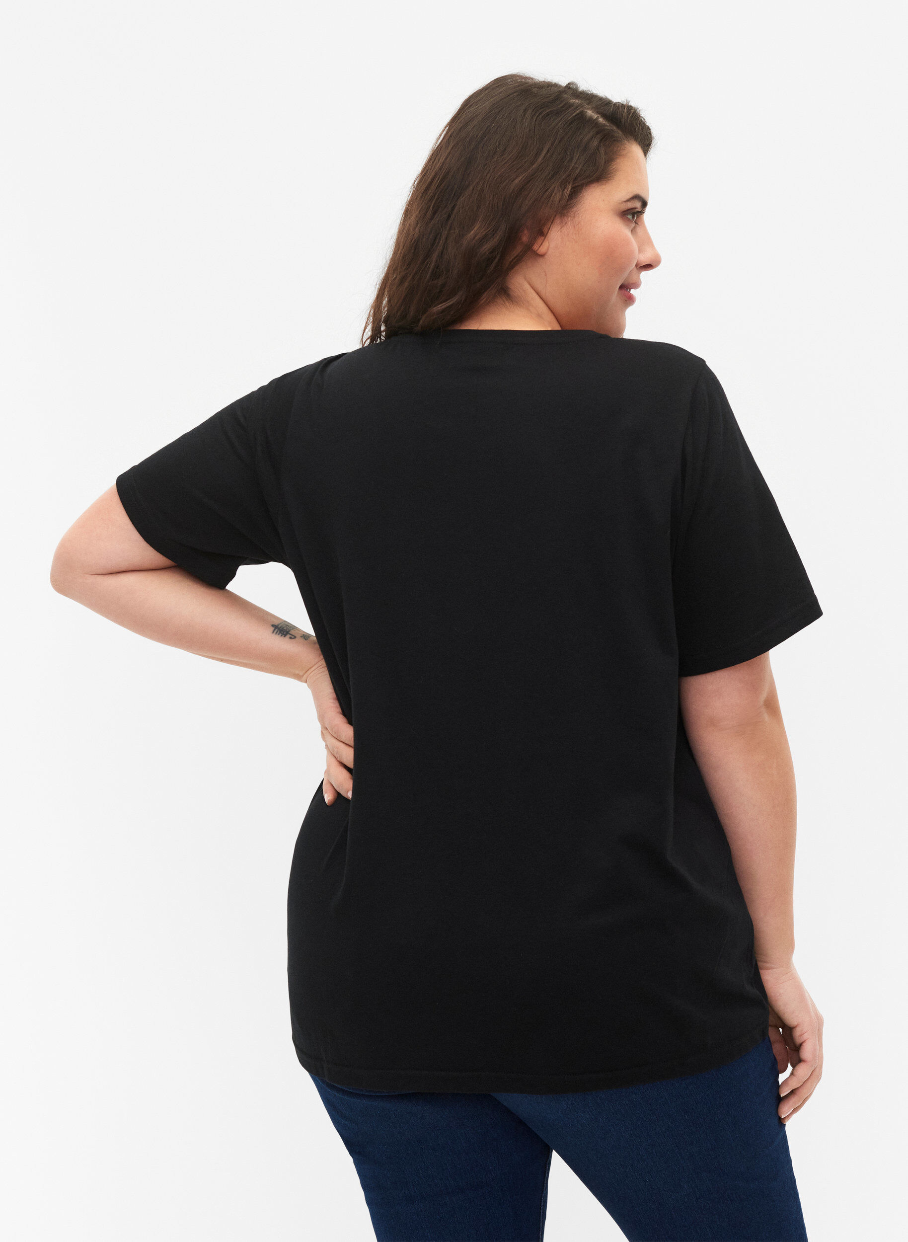 Zizzi FLASH - 2er-Pack T-Shirts mit V-Ausschnitt, Black/Black, Model image number 1