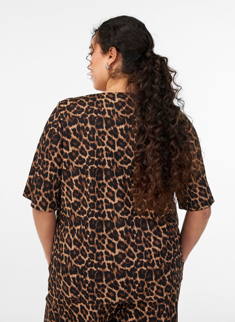 Kurz&auml;rmelige Bluse mit Struktur und Knopfleiste, Schwarz, Model image number 2