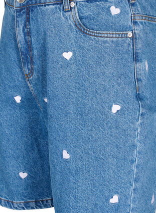 Denim-Shorts mit hoher Taille und mit Herzen bestickt, Light Blue Heart, Packshot image number 2