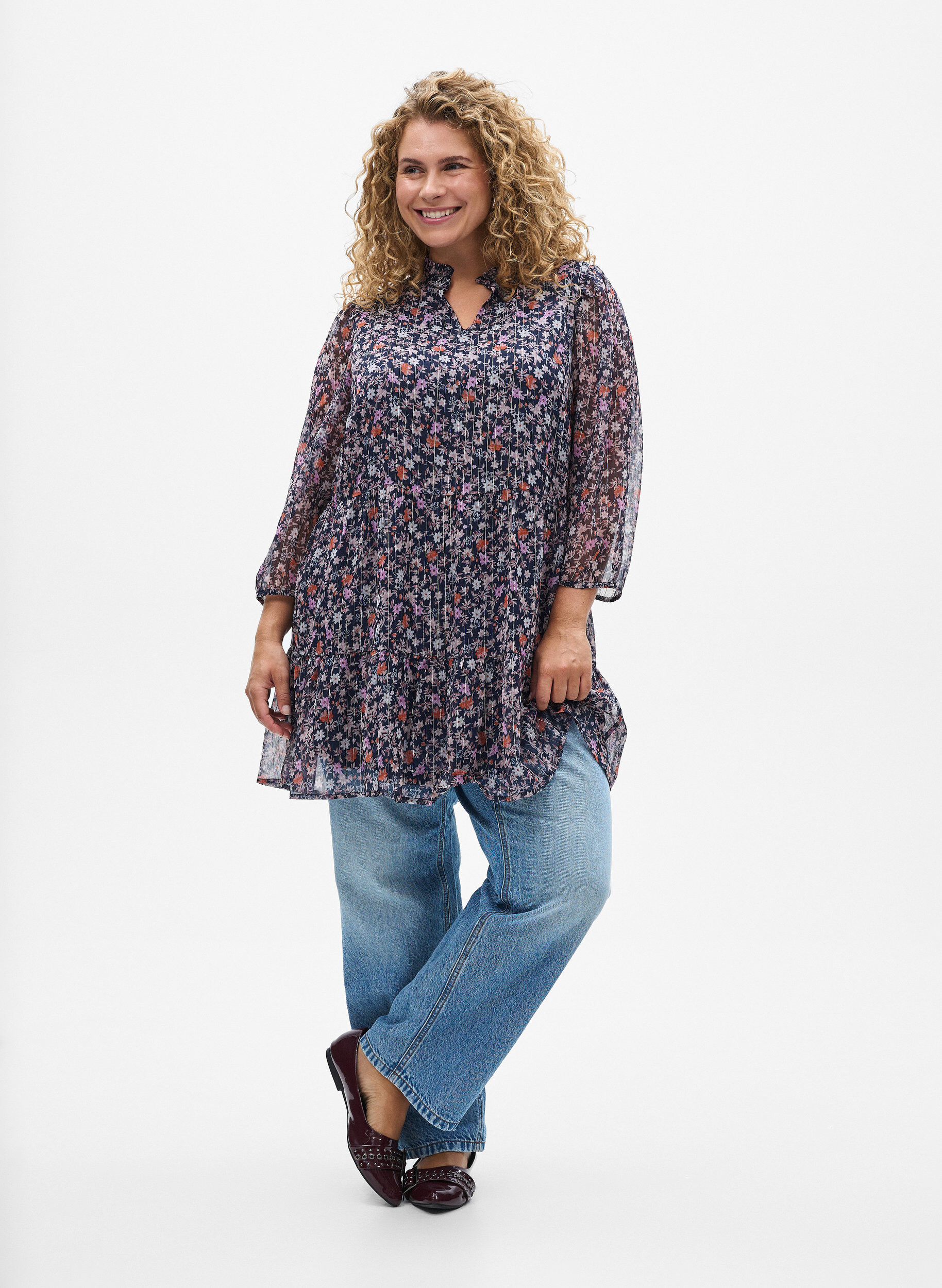 ZizziTunika aus Viskose mit gebl&uuml;mtem Print und Glitzerf&auml;den, Blau, Model image number 1