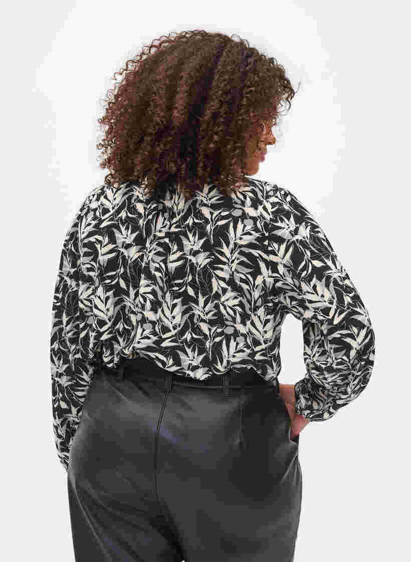 Langarm Bluse mit Print und V-Ausschnitt, Leaf AOP, Model image number 1