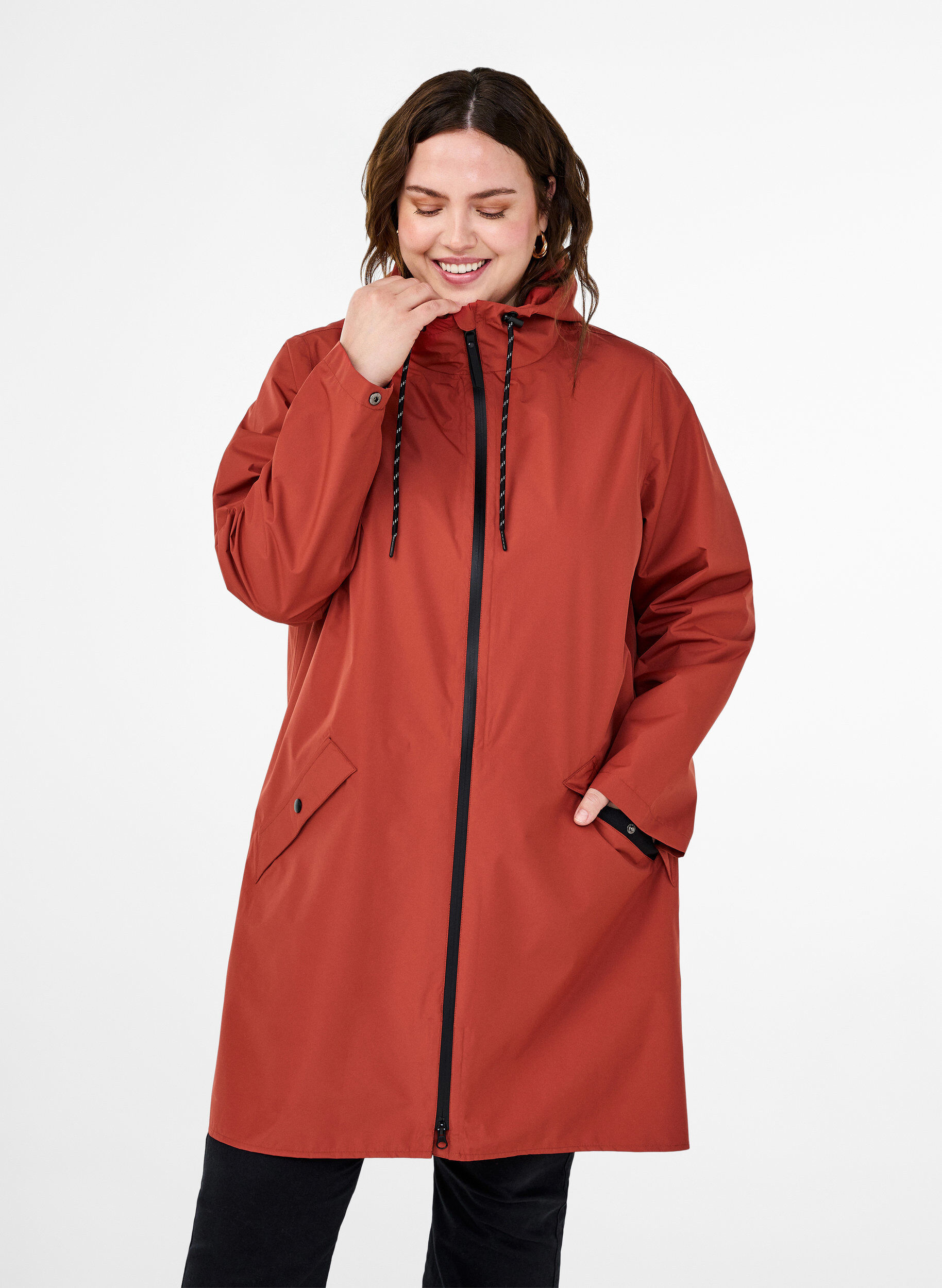 Zizzi Regenjacke mit Taschen und Kapuze, Rot, Model image number 0