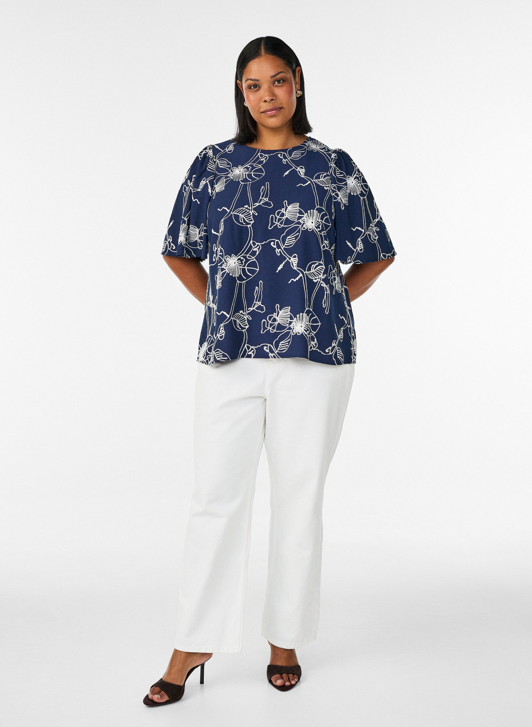 ZizziKurz&auml;rmelige Bluse mit Stickmuster, Blau, Model image number 1