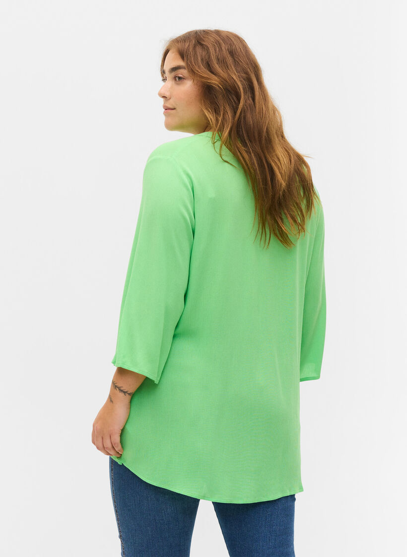 Viskosebluse mit 3/4-Ärmeln und V-Ausschnitt, Summer Green, Model image number 1