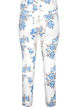 Super-schmale Amy Jeans mit Blumenprint, Weiß, Packshot image number 1